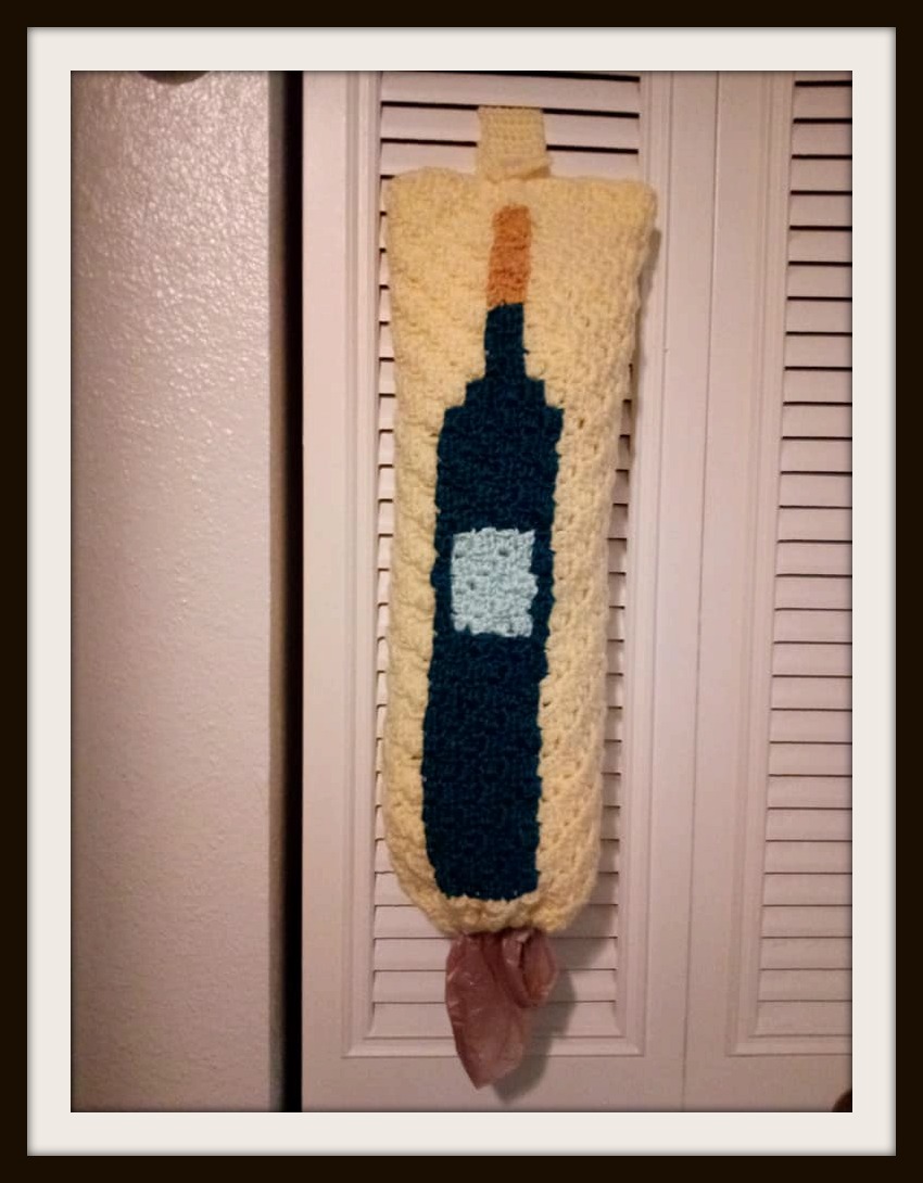 Wine Bottle Grocery Bag Holder, C2C Crochet Pattern