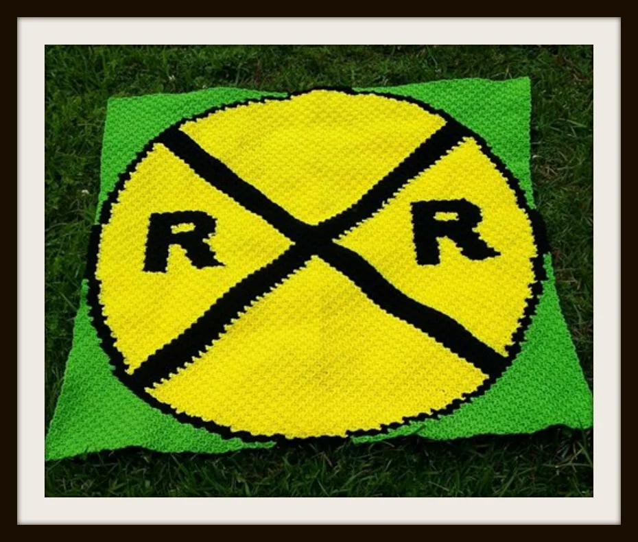 Railroad Crossing Sign Afghan, C2C Crochet Pattern