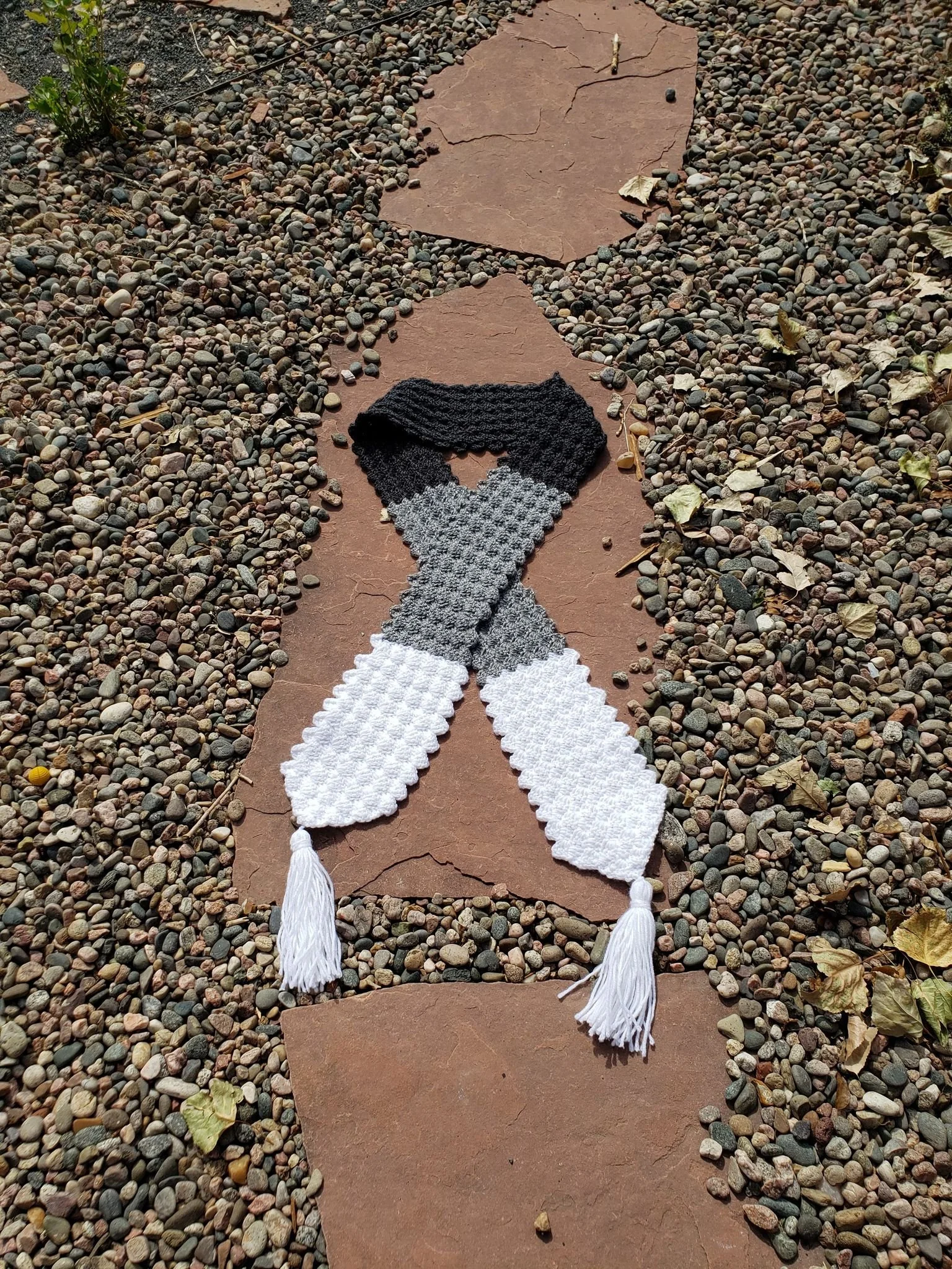 tassel scarf-thecrochetcouch-kimlatshaw2.jpg