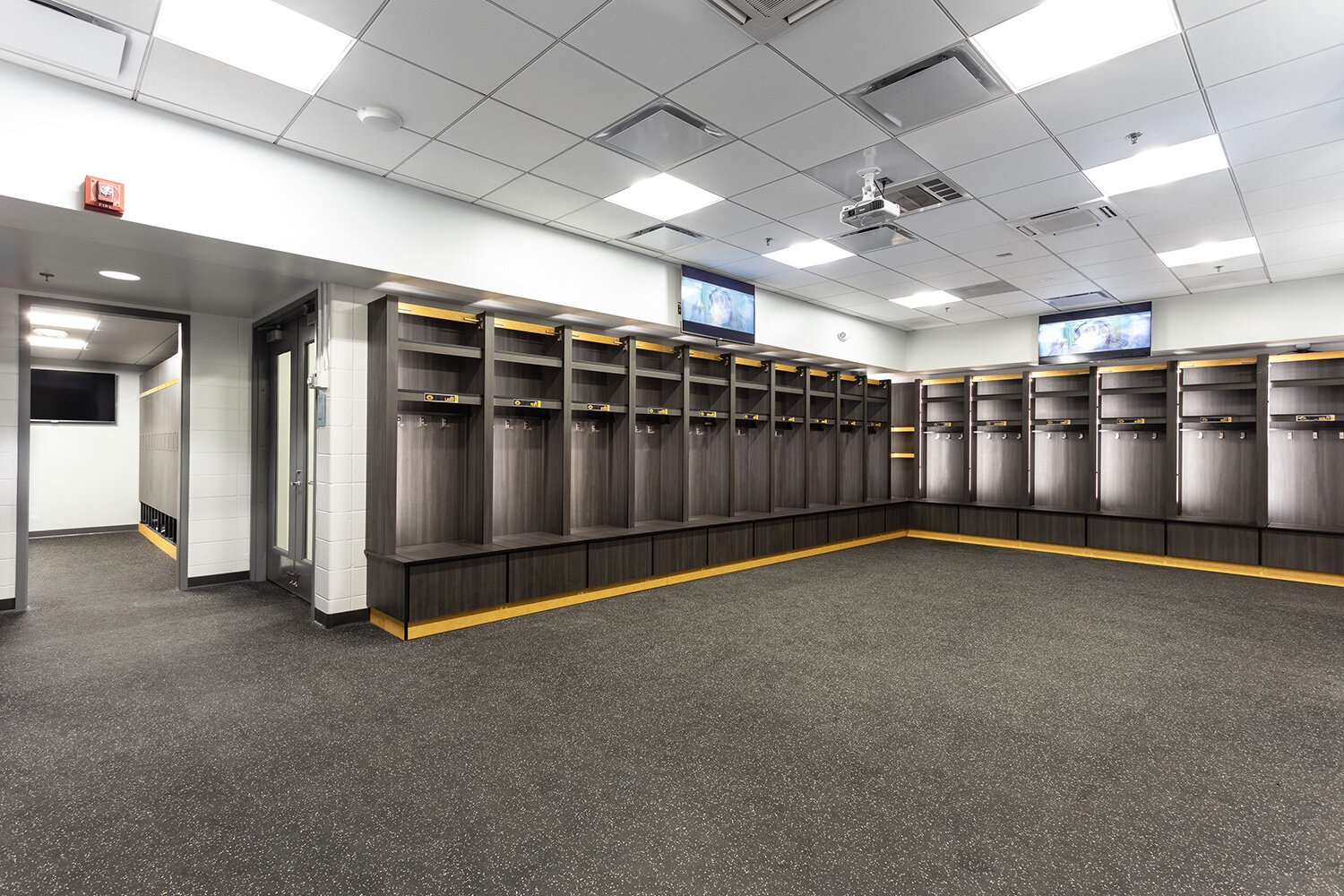 P-Bruins-Locker-Room-hall.jpg