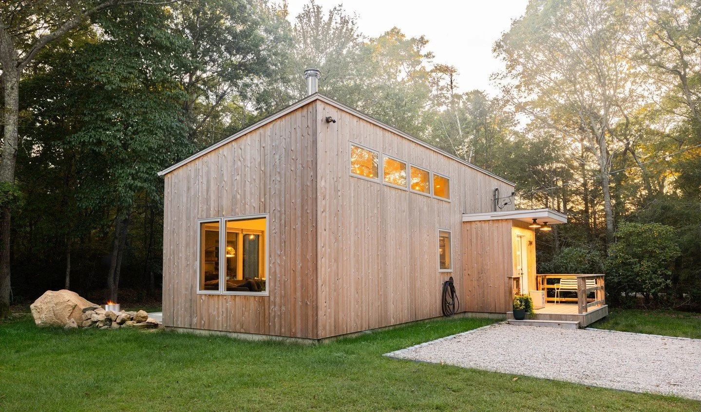 Check out this sweet ass ADU that we built in South County Rhode Island. Cedar siding, clerestory windows, an outdoor relaxing area, woodburning fireplace and a full basement to boot.

Looking for a design build ADU - contact us 
📧 : marketing@sites
