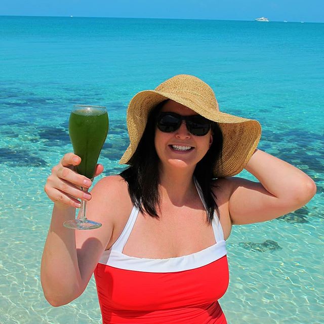 Red, white and blue...and green too of course 😎! Happy 4th 🇺🇸 #greenrootsgetaway #greenrootsgourmet #eatwelllivewell #normanscay #macduffs #exuma #itsbetterinthebahamas #healthandwellness #healthyliving #luxurylifestyle #wellnessretreat #bahamas