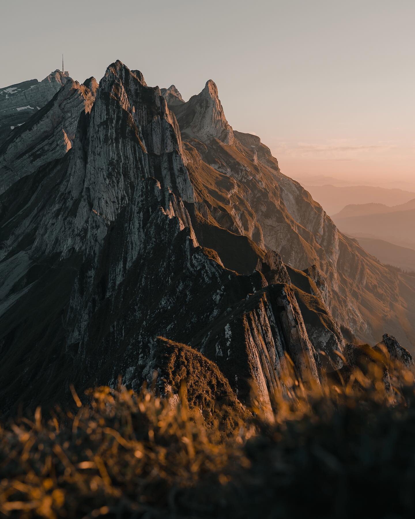 Picture perfect moments high up in the Swiss Alps. Shot with one of my favourite and most used lenses the Sony 24-105 F4 G. #sonylieblingsobjektiv #sonylenses @sony.deutschland @ericreinheart