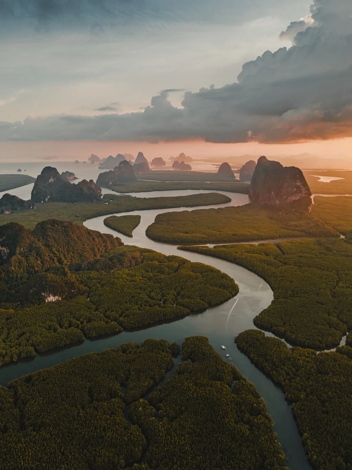 Haven&rsquo;t posted a &rdquo;single&ldquo; photo in quite a while but this one felt worthy. Unreal conditions in Thailand. 😮&zwj;💨🤌