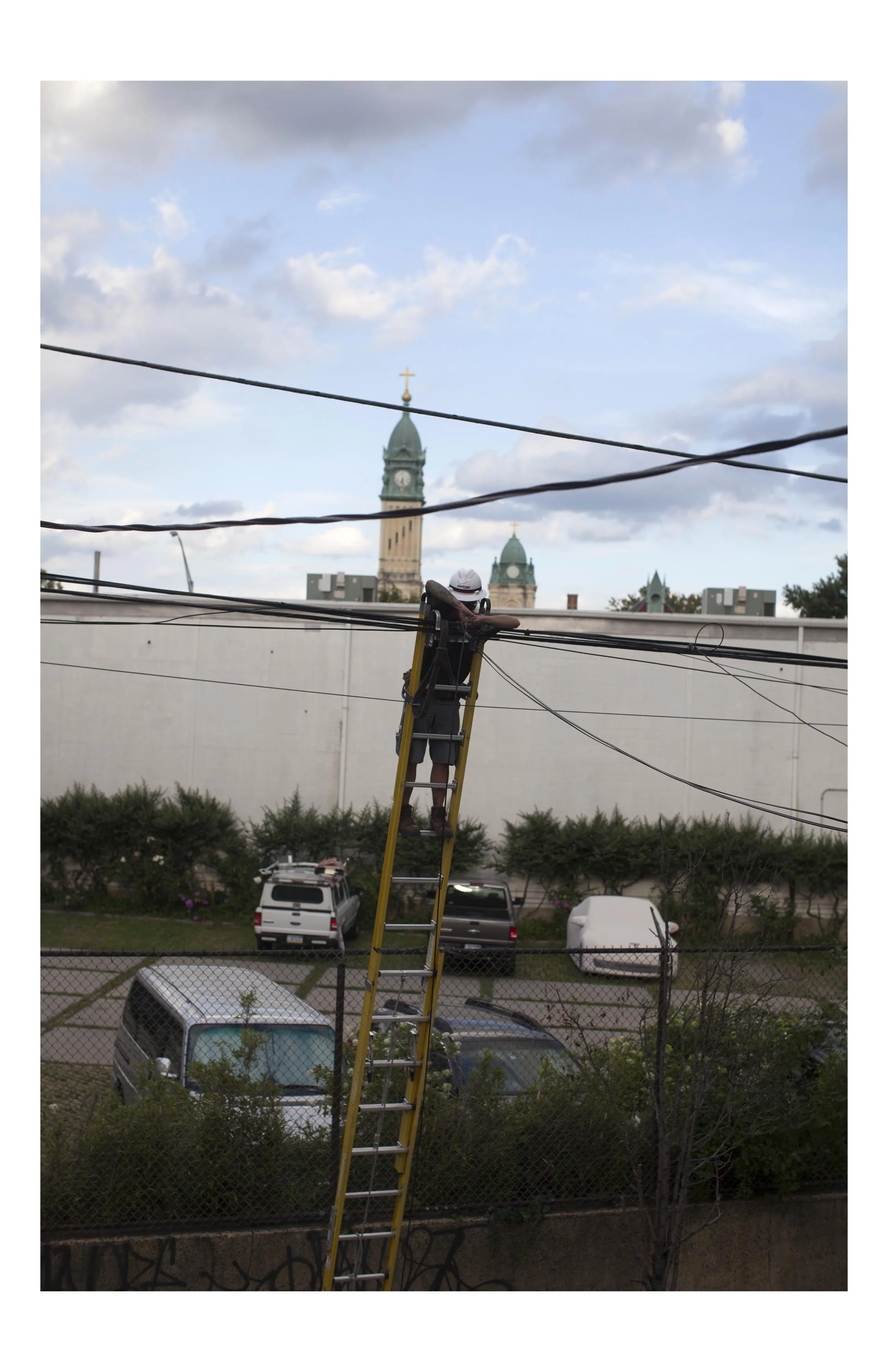 telephone-worker.jpg