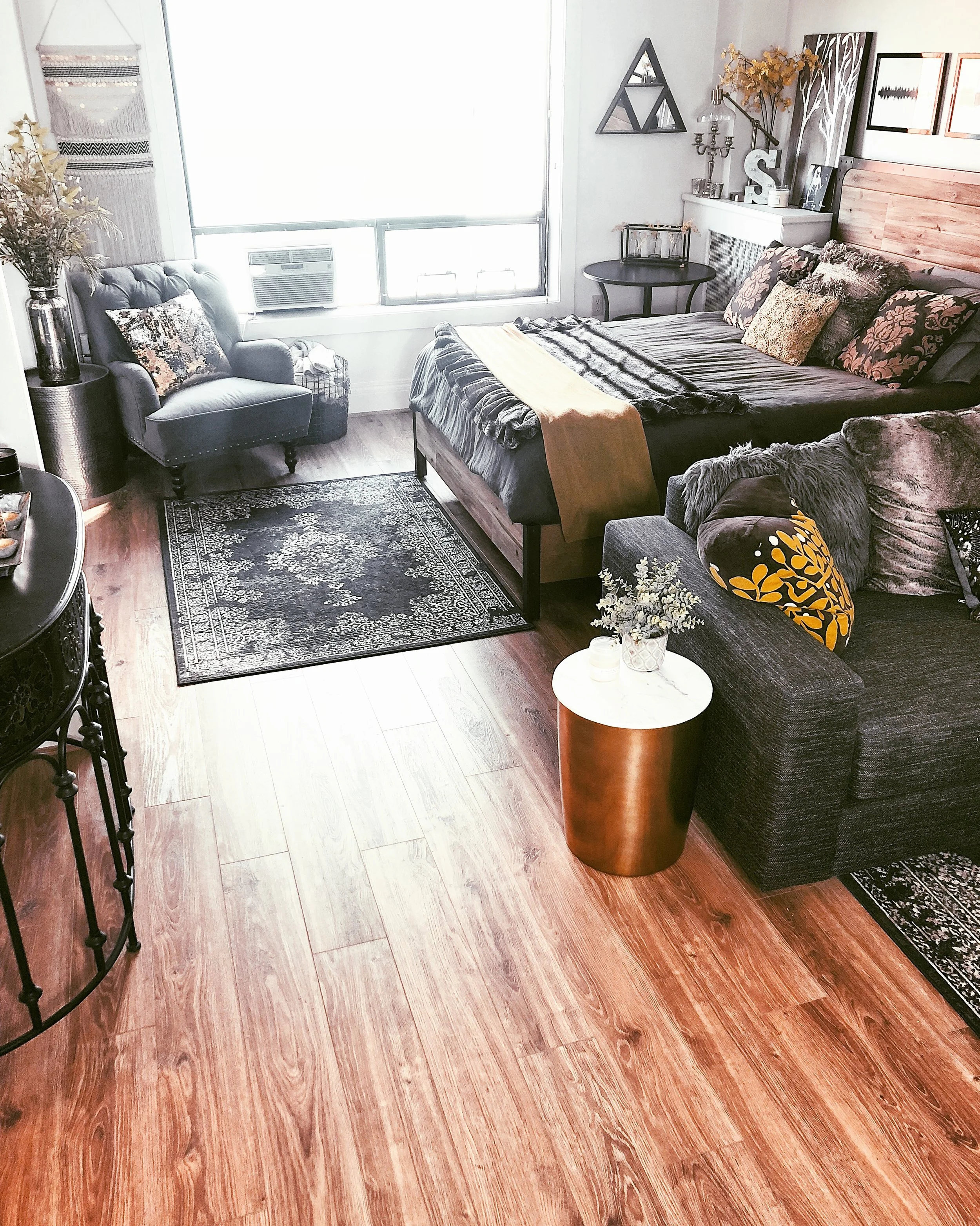 studio apartment decor.jpg