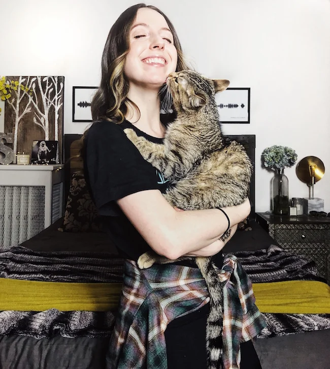 kitty kiss.jpg