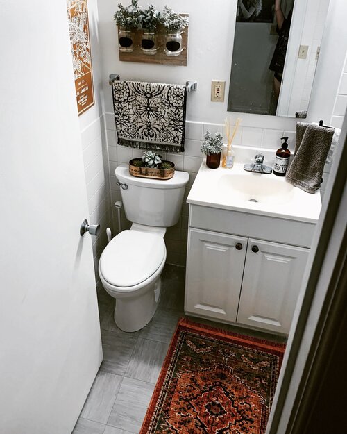 Small Apartment Bathroom Ideas How To Make A Tiny Pretty Moda Misfit - Small 1 2 Bathroom Decor Ideas