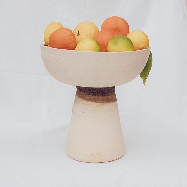 Happy Monday y&rsquo;all. Here&rsquo;s A bowl stand thingy I made. I hope ya dig it!!! #bowl#fruit#ceramics#pottery