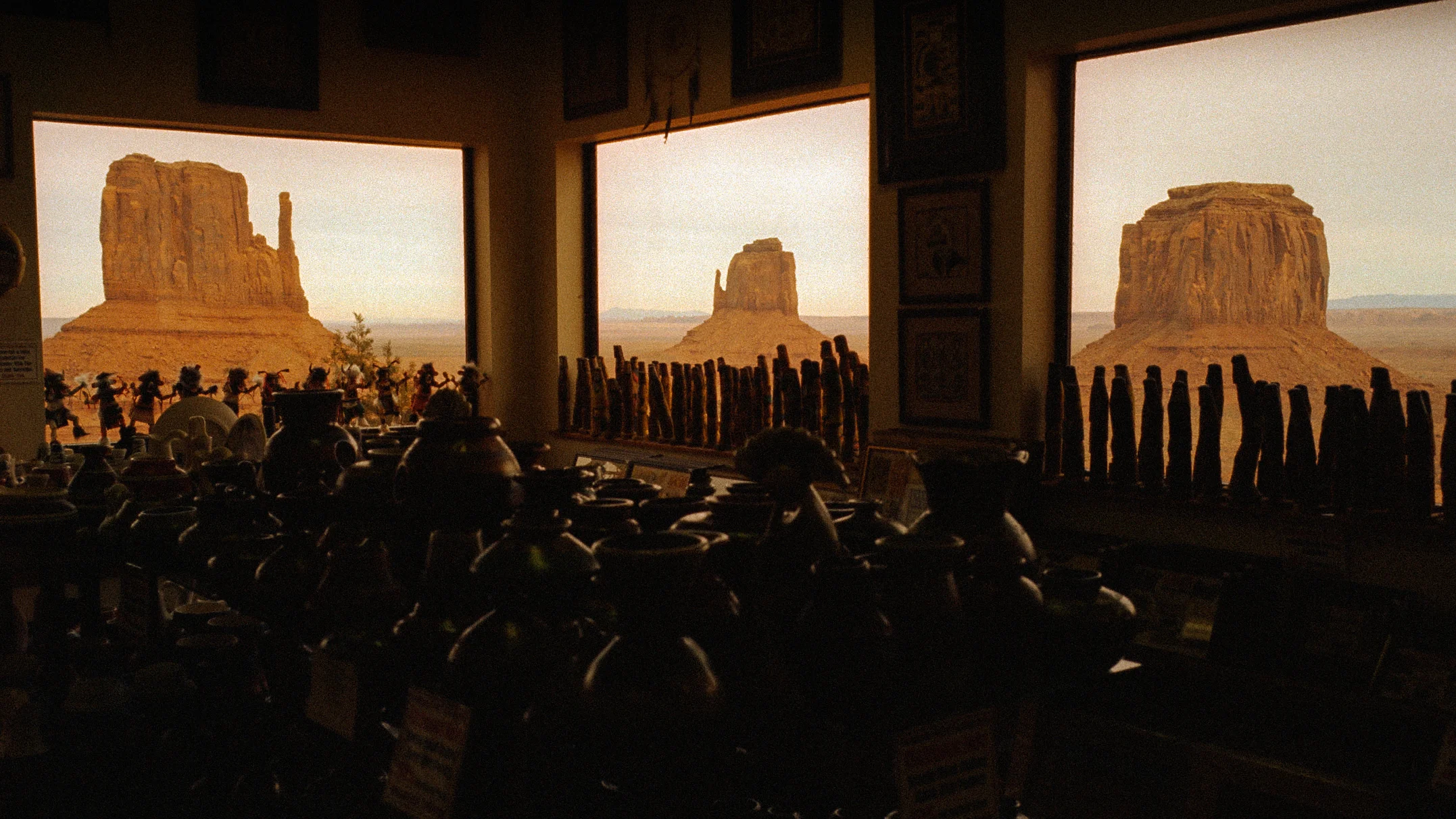 Monument Valley Roadtrip: Contax G2 + Portra 800