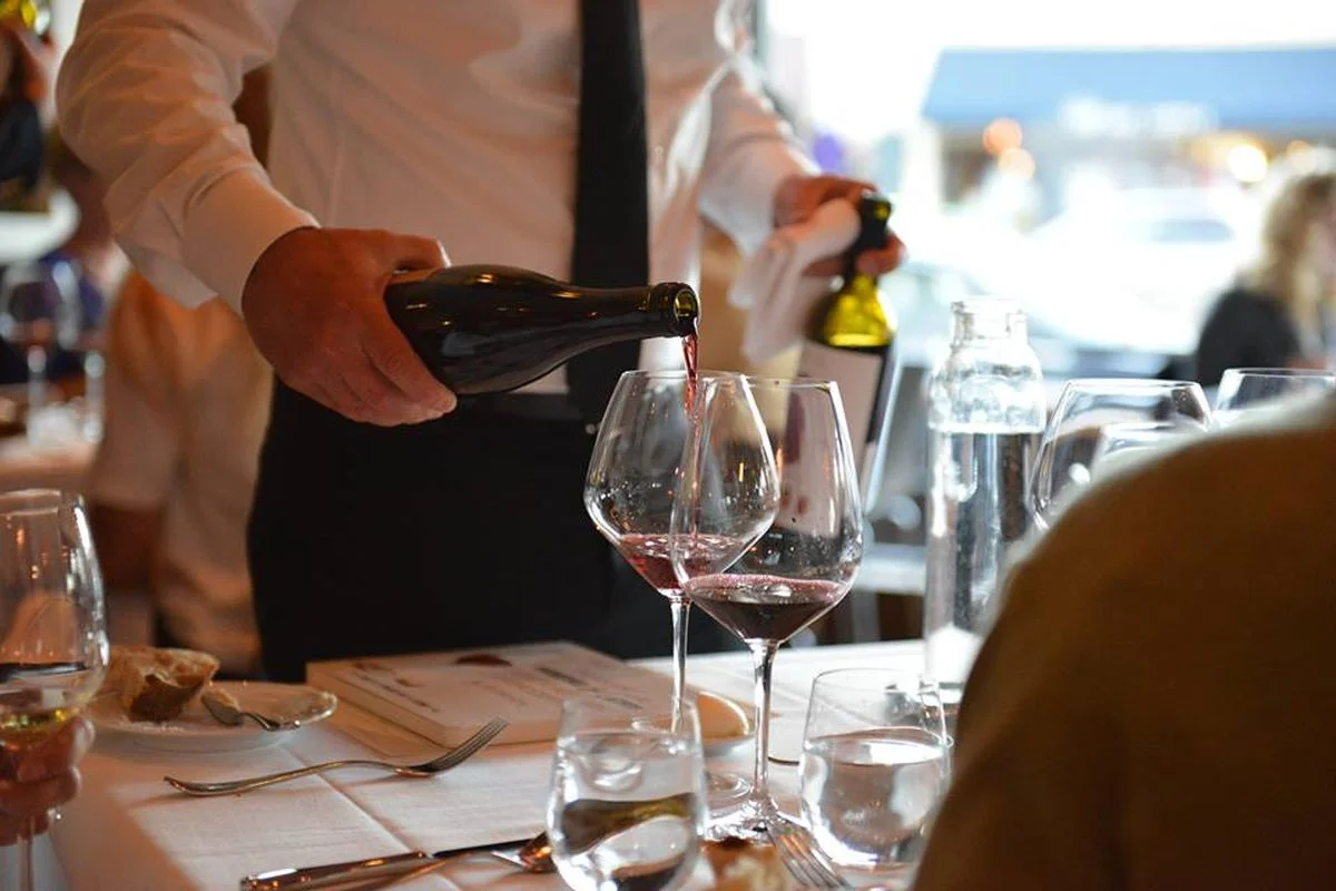 vino descorche.jpg