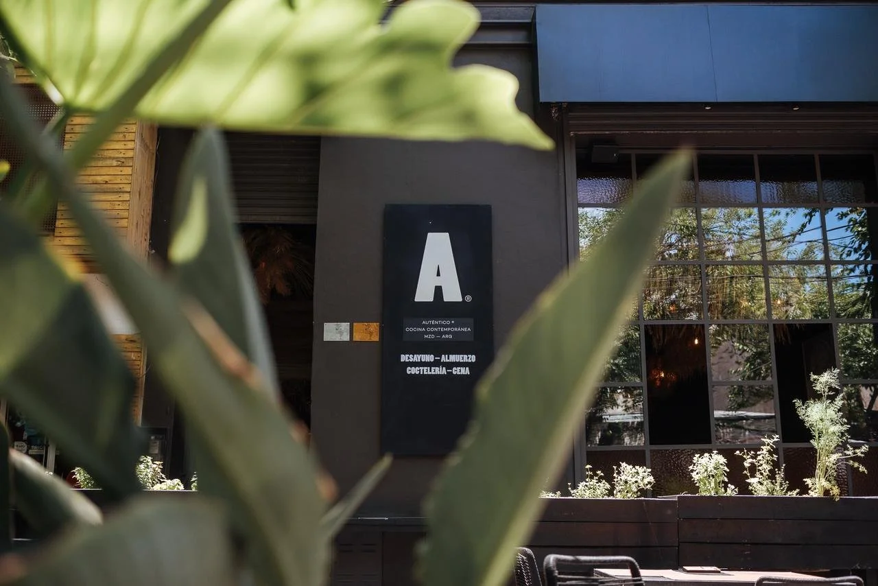 Nuevo hogar, nuevo chef: Auténtico se consolida en el centro de Mendoza