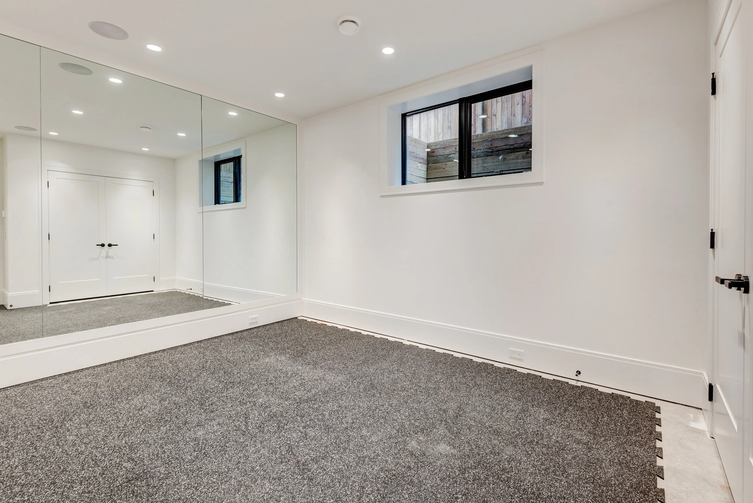 12.16.2020 - Joel Semmens - 2819 11 Ave NW-80.jpg