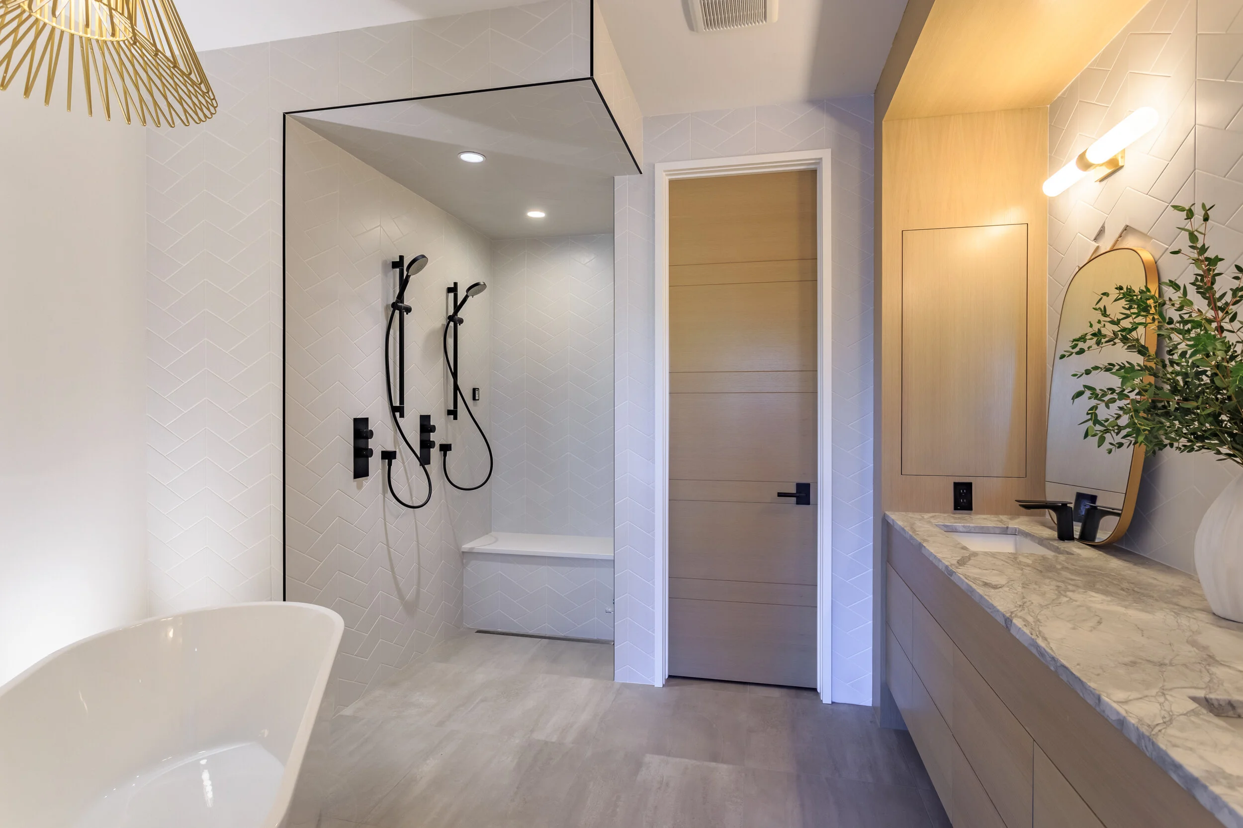 SAM 2205 Master Ensuite-1.jpg