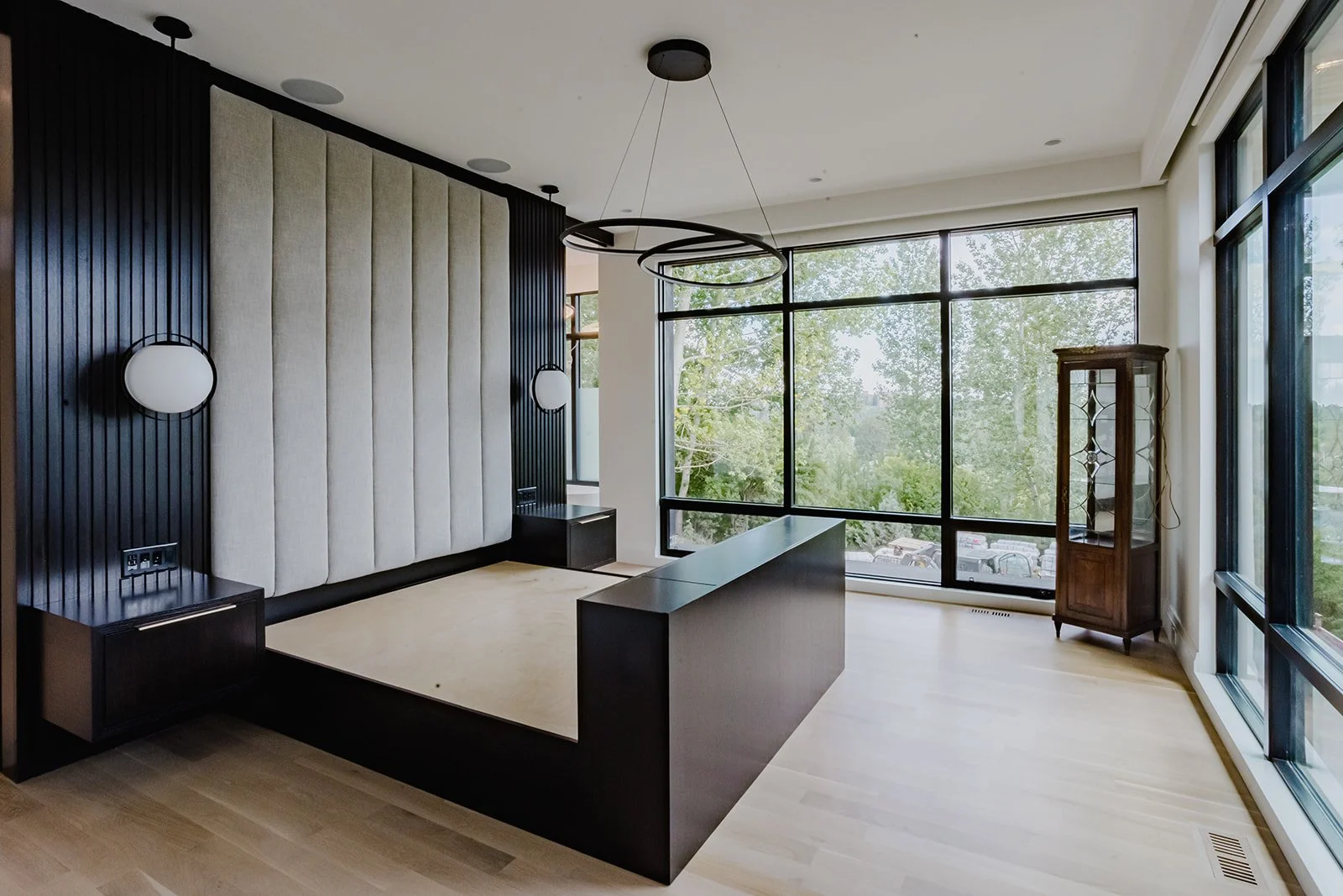 SAM 3630 Master Bed.jpg