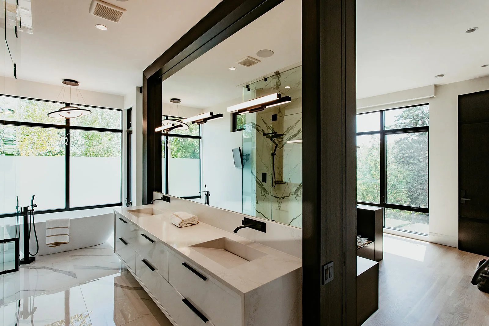 SAM 3630 Ensuite.jpg