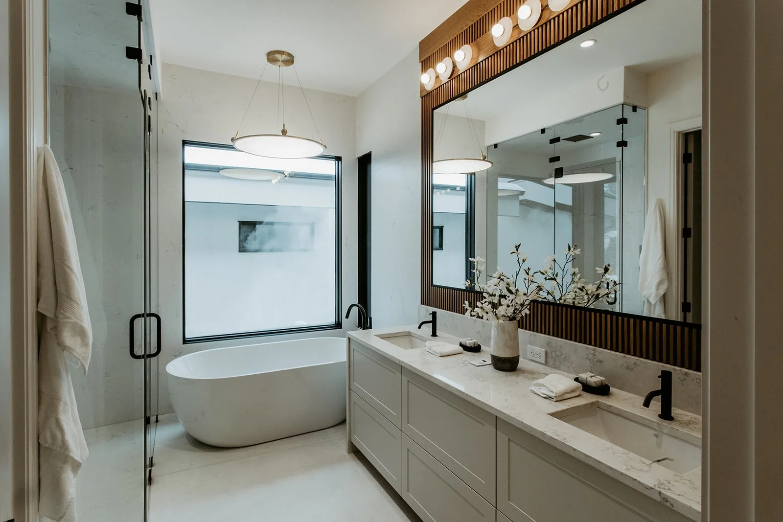 SAM 1403 Ensuite.jpg