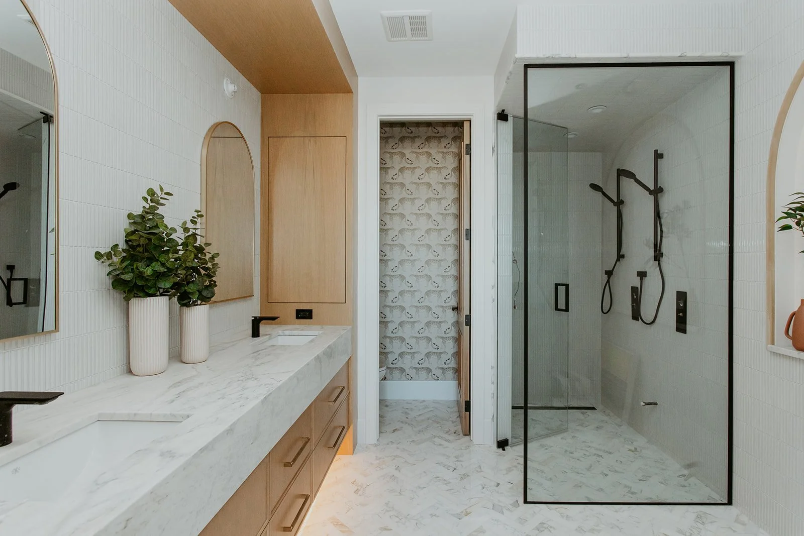 SAM 2131 Ensuite.jpg