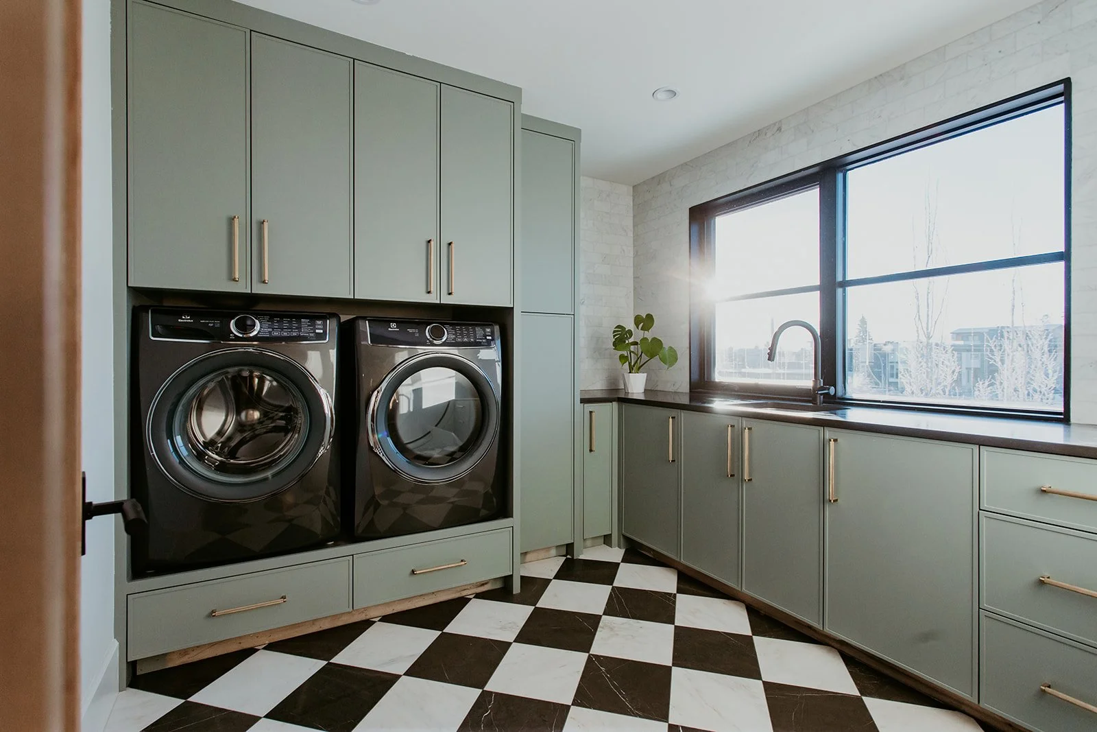 SAM 2131 Laundry 4.jpg