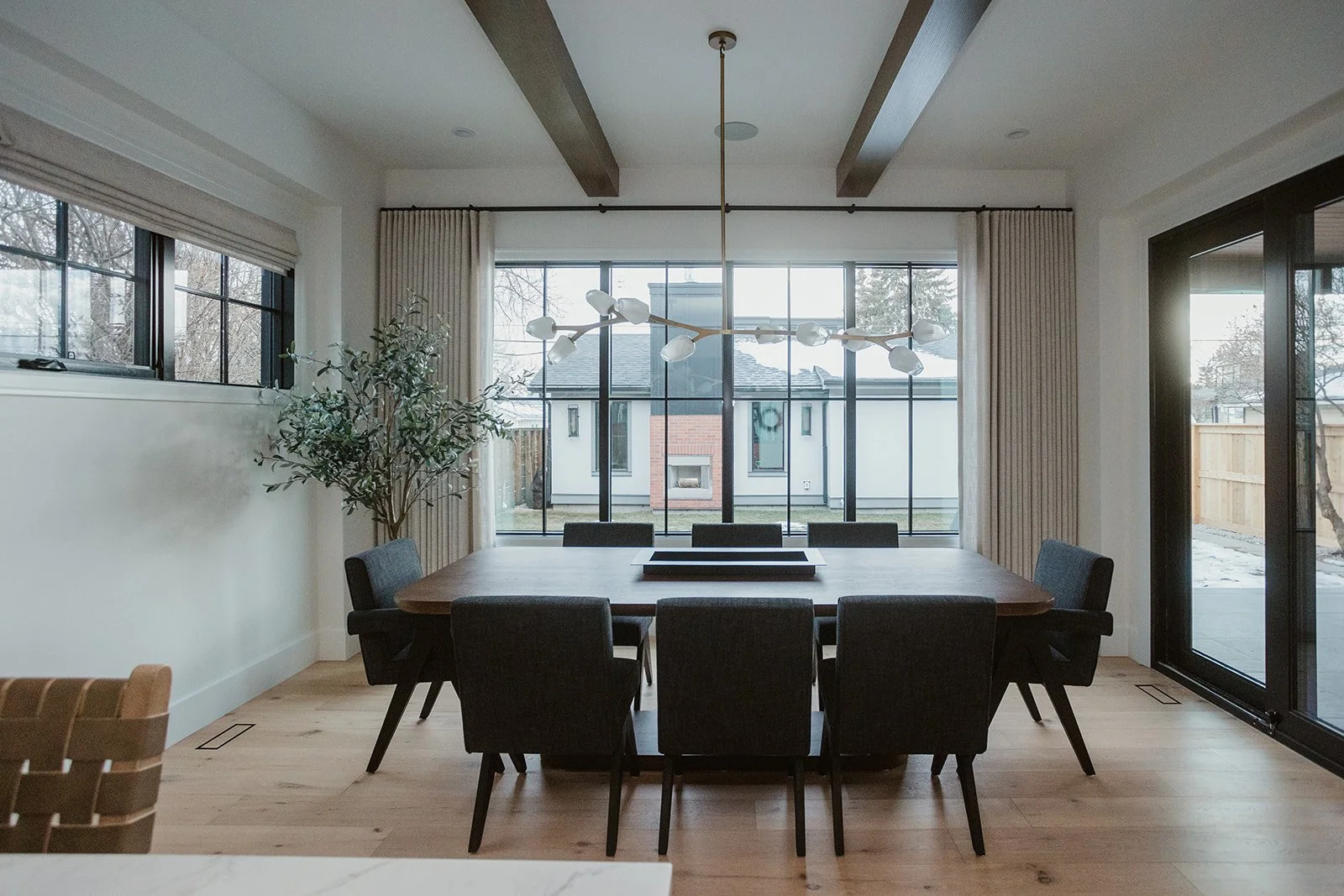 SAM 2123 Dining.jpg