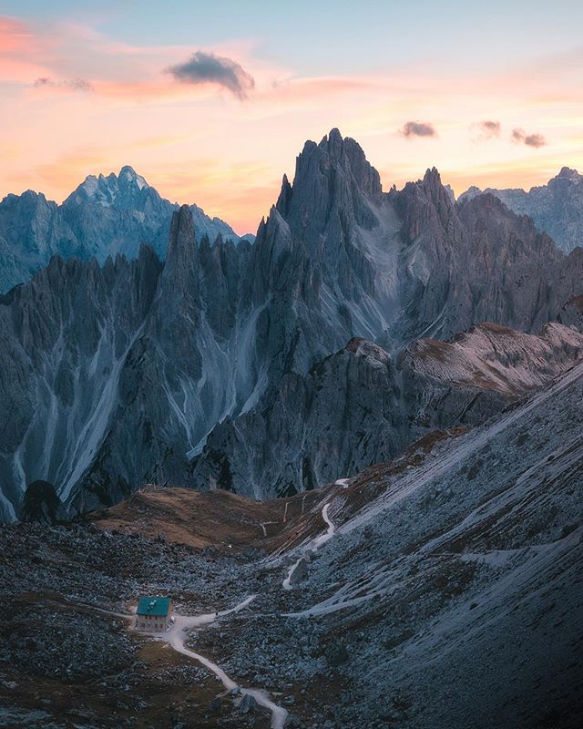 An evening overlooking one of the craziest mountain ranges in Italy.