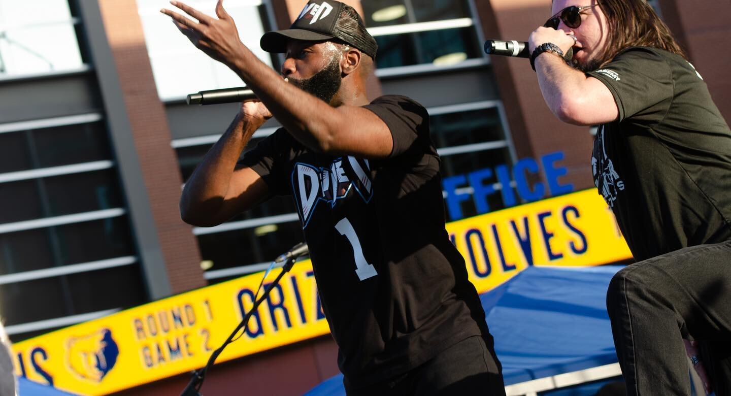 If the odds are against you continue to bet on yourself . Hard work beats luck 100% of the time . 

Here are some shots from our performance during the @memgrizz game 2 pre-game . 

NBA playoff performer ✅

Shot by @clevans901 

Stay #Driven