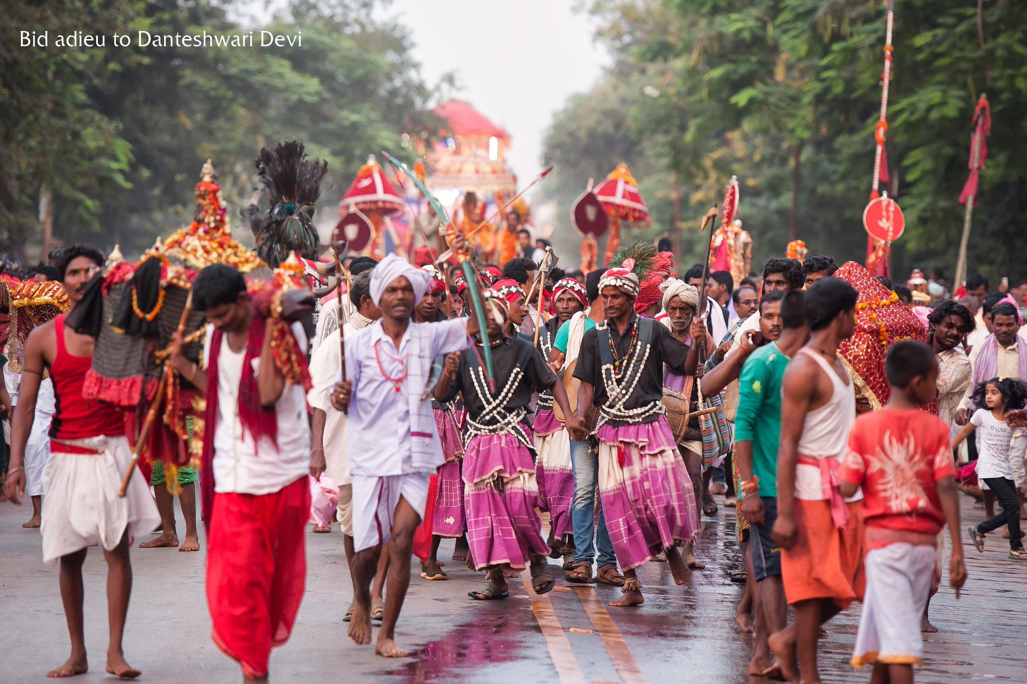 Tribals carry Danteshwari Devi's procession on Dussehra, 2015