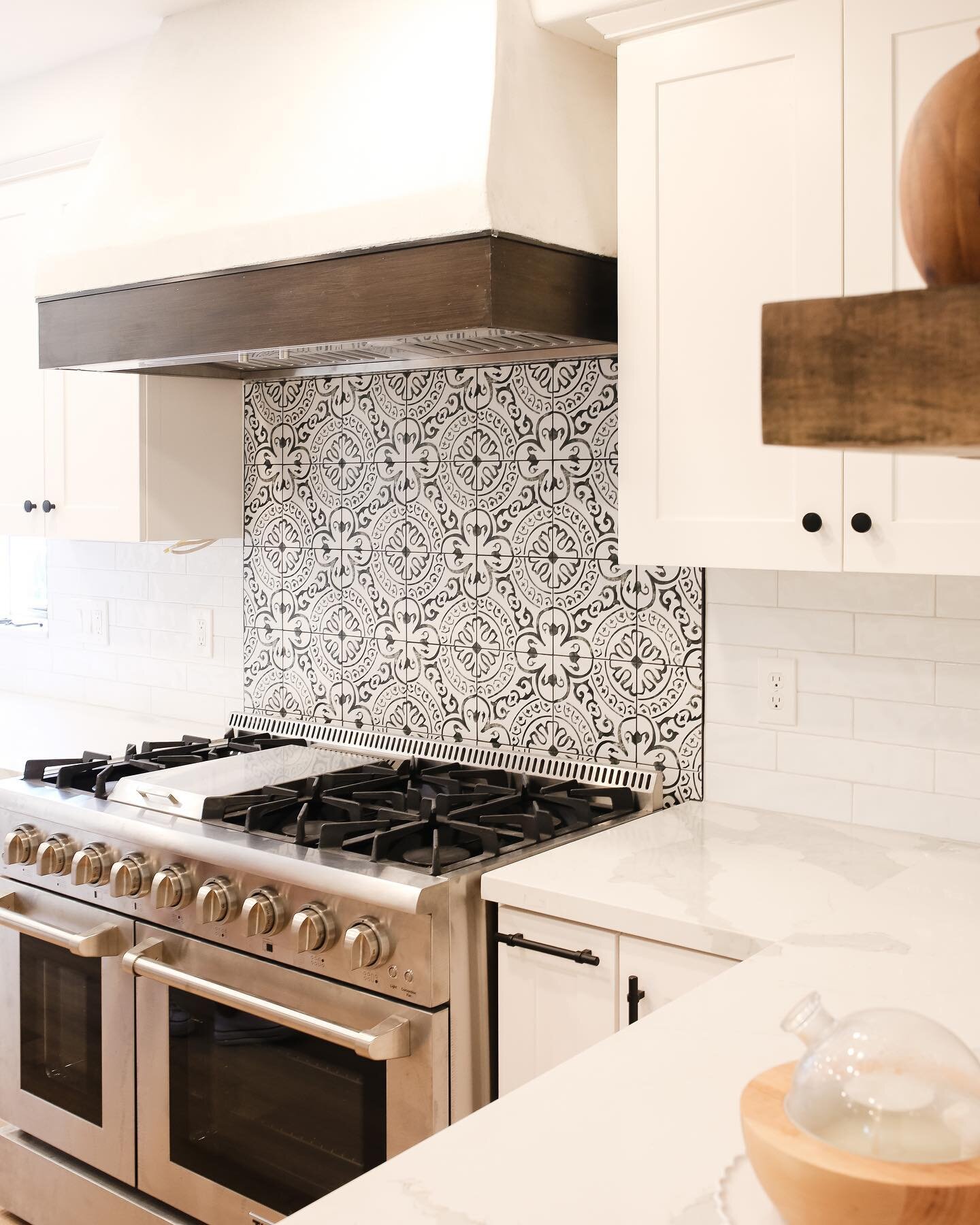 One of my favorite views of at the Oak remodel! One of the challenges of this project was finding a way to make sure the beautiful Spanish style home tied in with the brand new kitchen&hellip; This tile above the stove did just that!! Swipe for befor