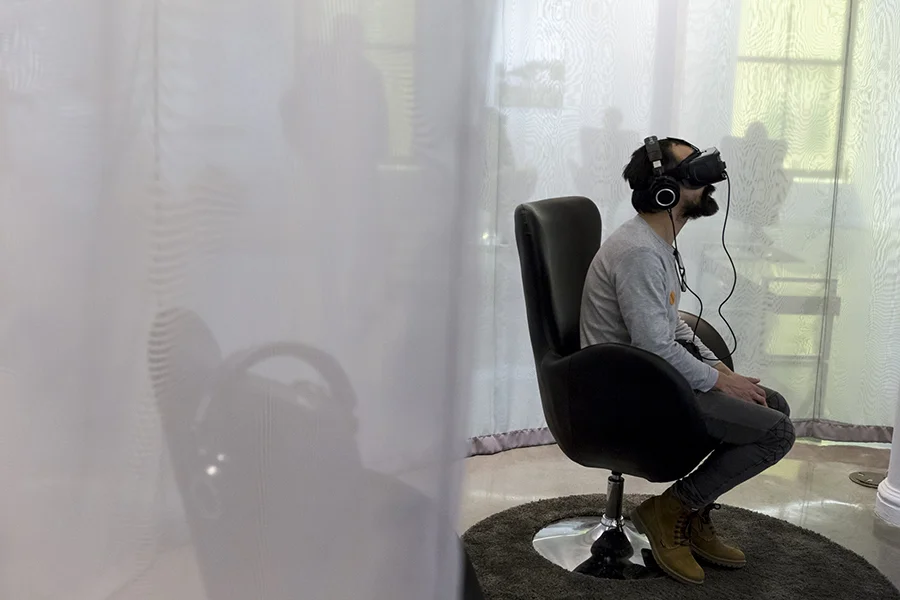 jf-clement-art-director-centre-phi-particles-exposition