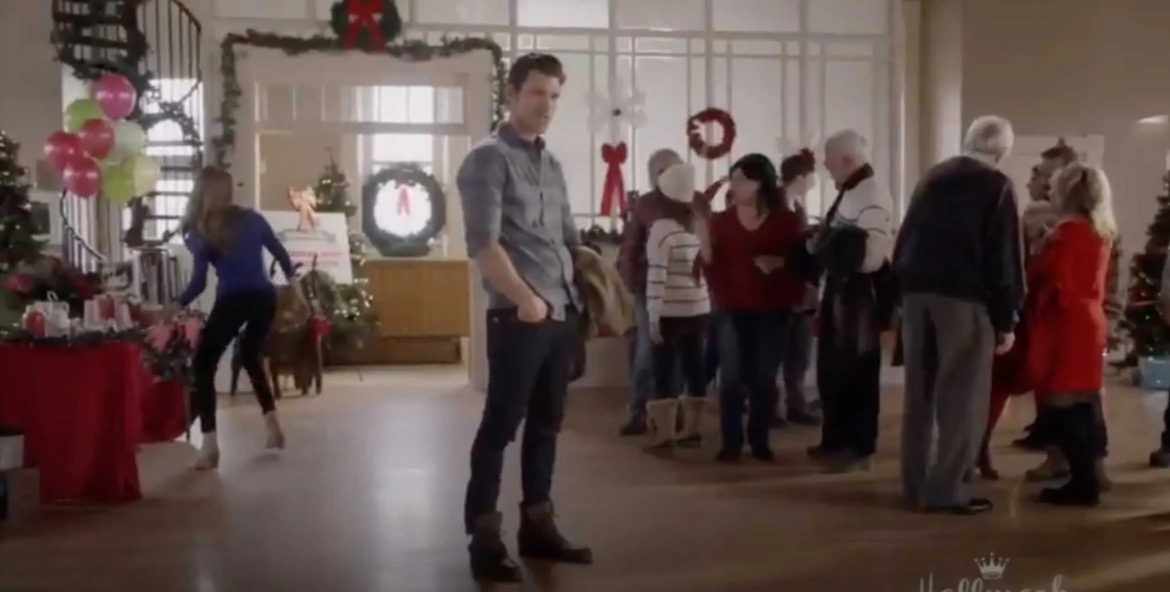 christmas-scavenger-hunt-hallmark-channel-production-designer-jean-francois-clement