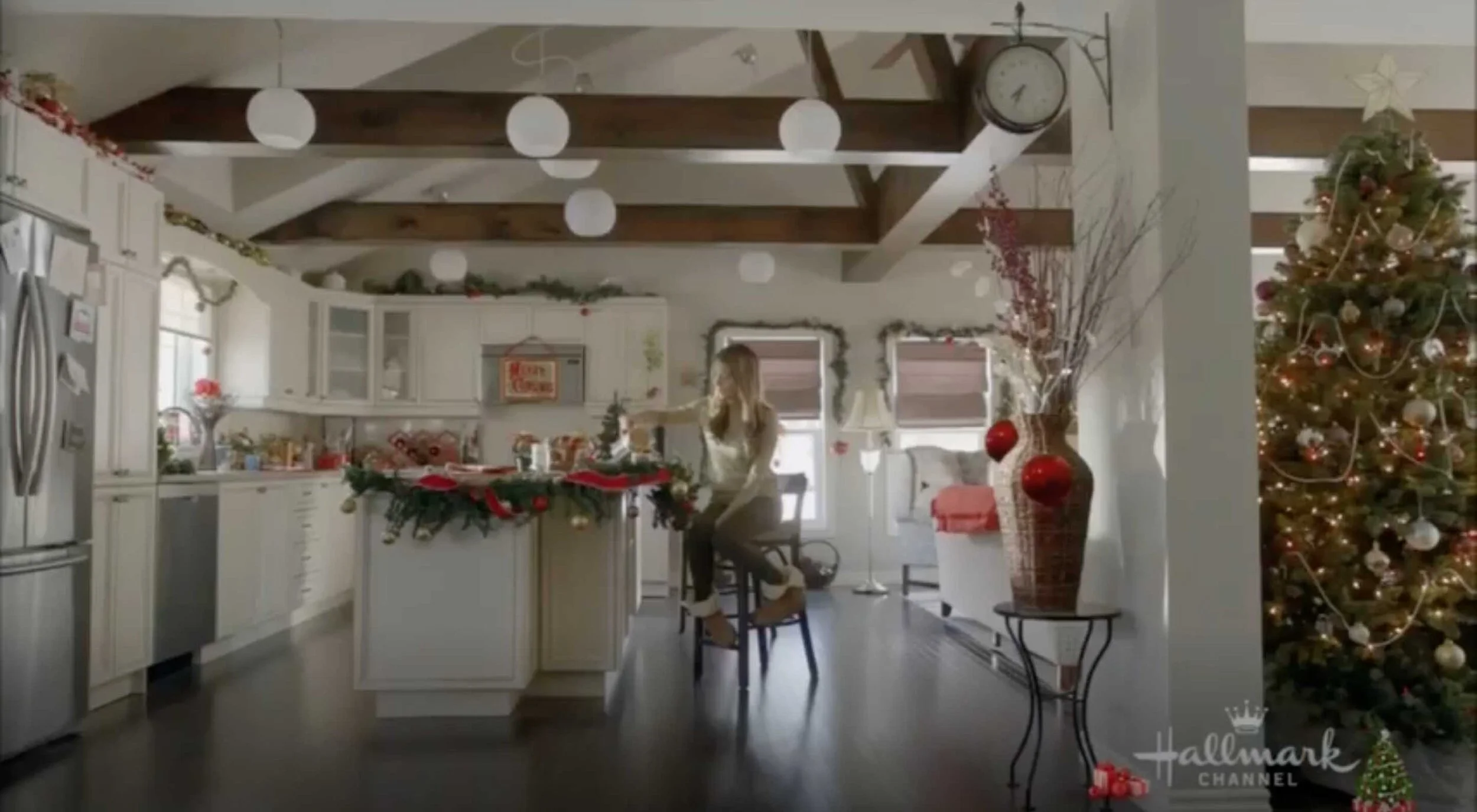 christmas-scavenger-hunt-hallmark-channel-production-designer-jean-francois-clement-74.jpg