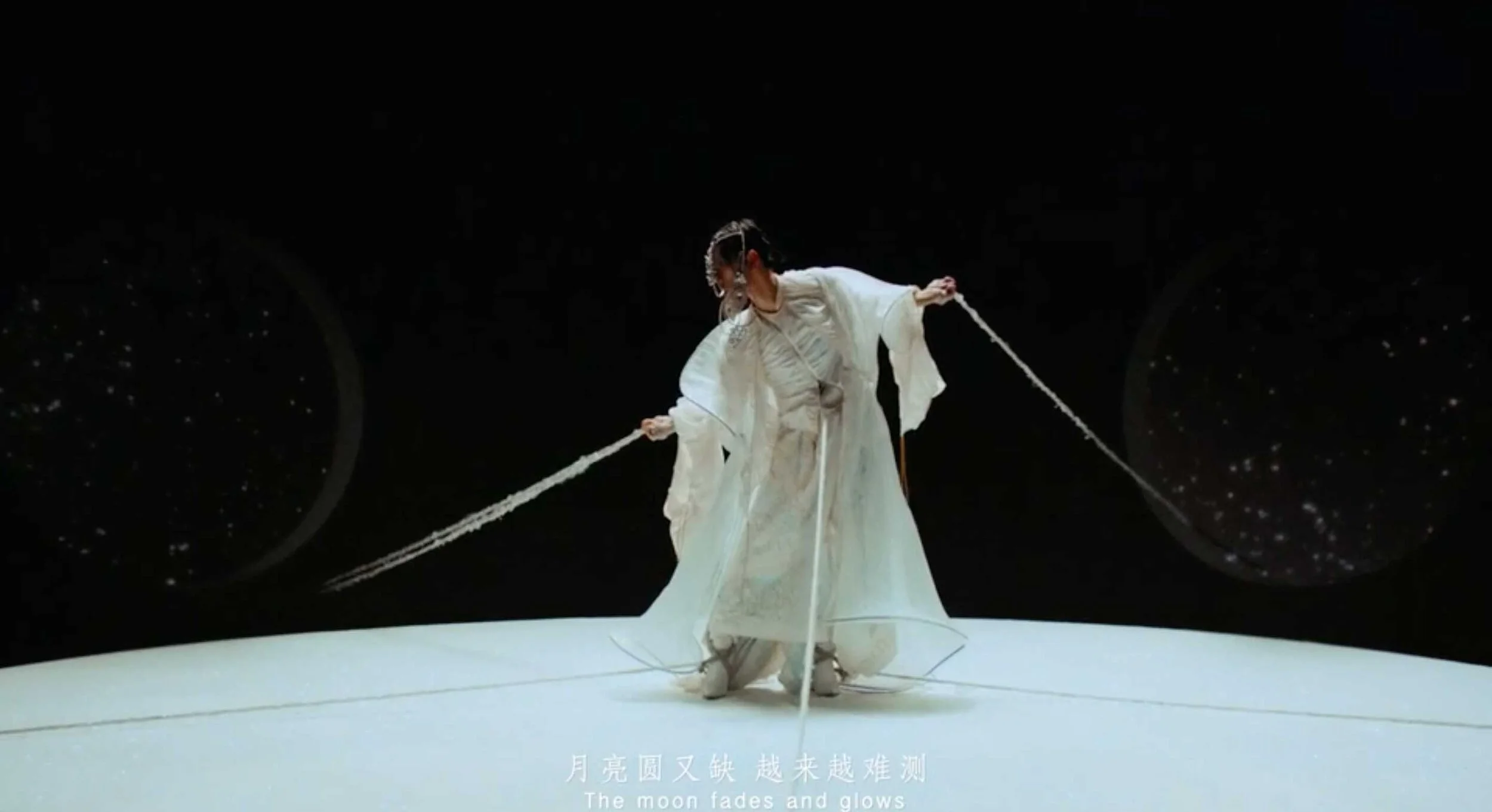 bibi-zhou-lunar-videoclip-production-designer-jf-clement