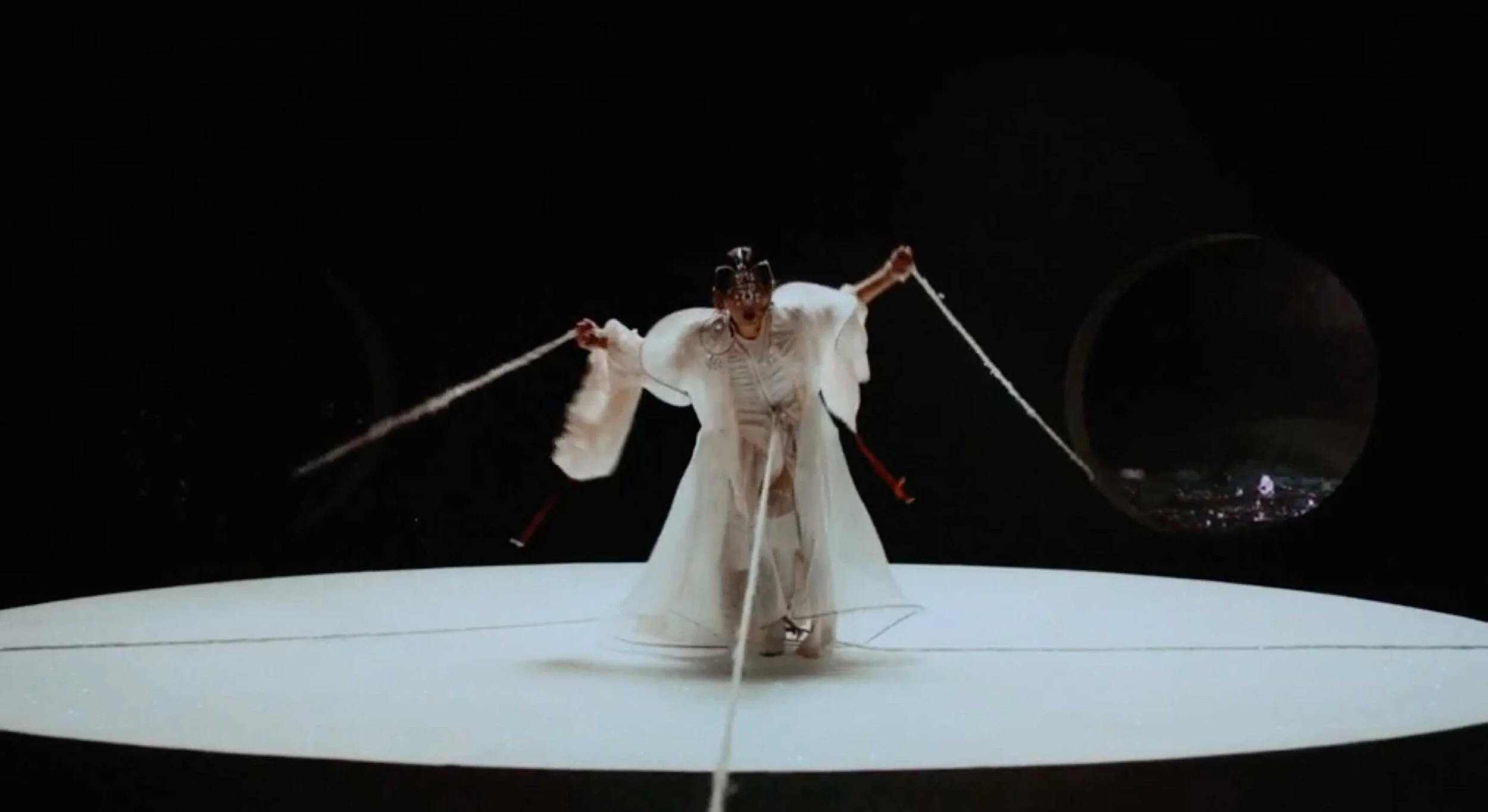 bibi-zhou-lunar-videoclip-production-designer-jf-clement