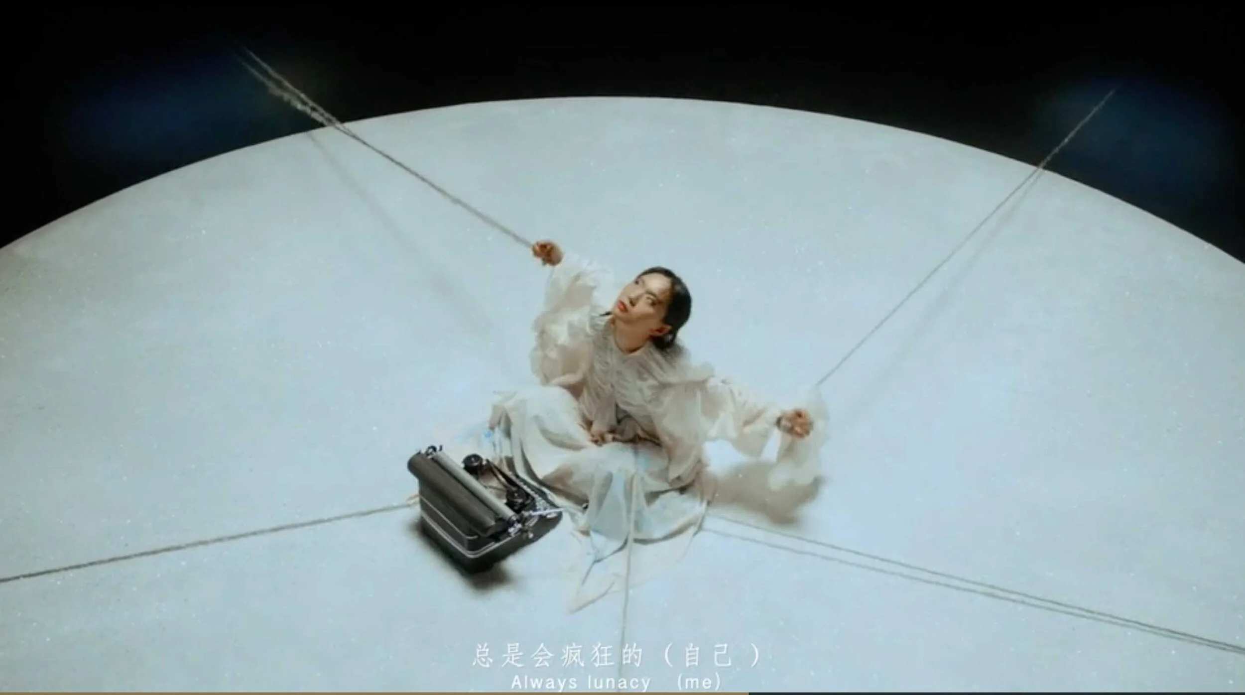 bibi-zhou-lunar-videoclip-production-designer-jf-clement