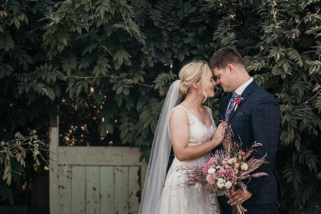 Grooms with bouquets 😍

Photo by @pausefilmsandphoto 
Florals by @themayflowermeadow 
Venue @thehallvenue