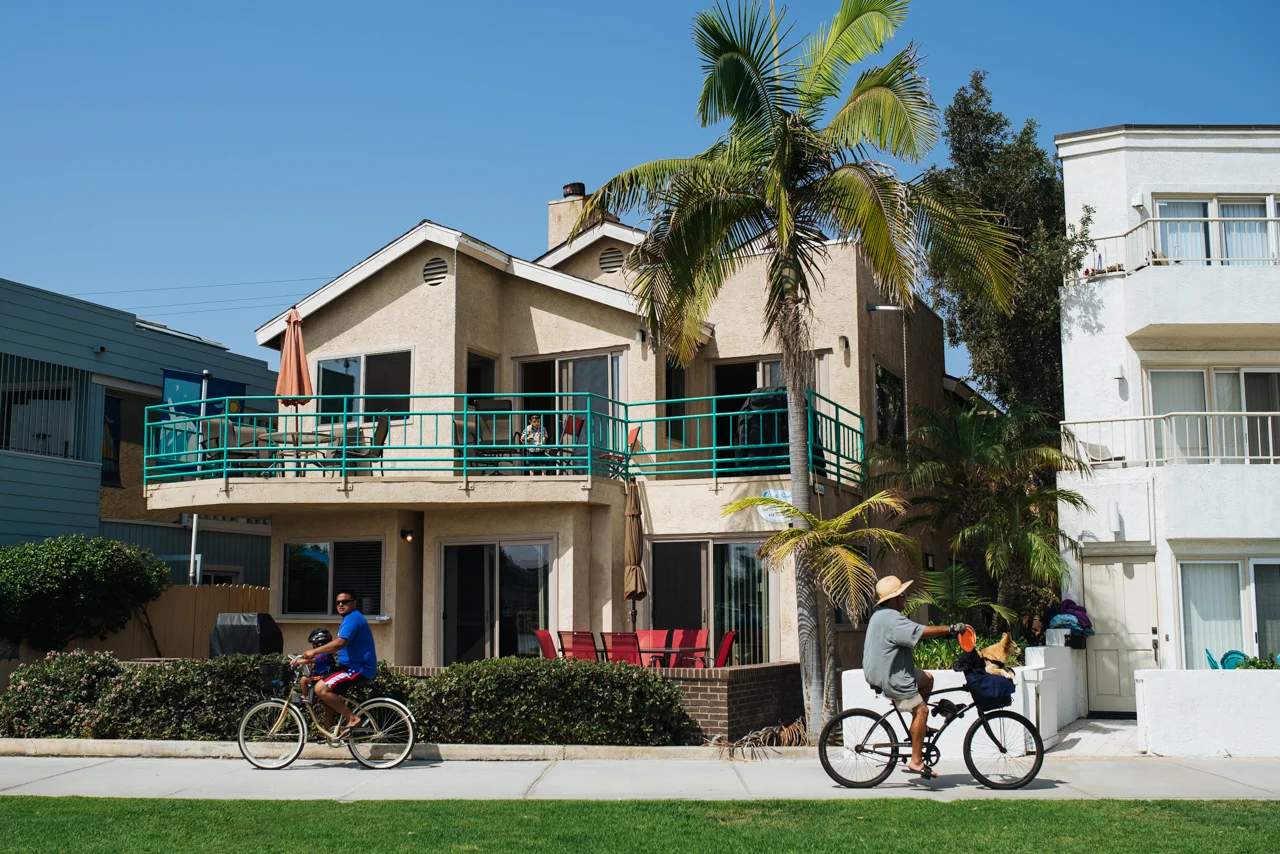 Vancouver Family Vacation Photographer | Vacation Day in the Life at Mission Bay