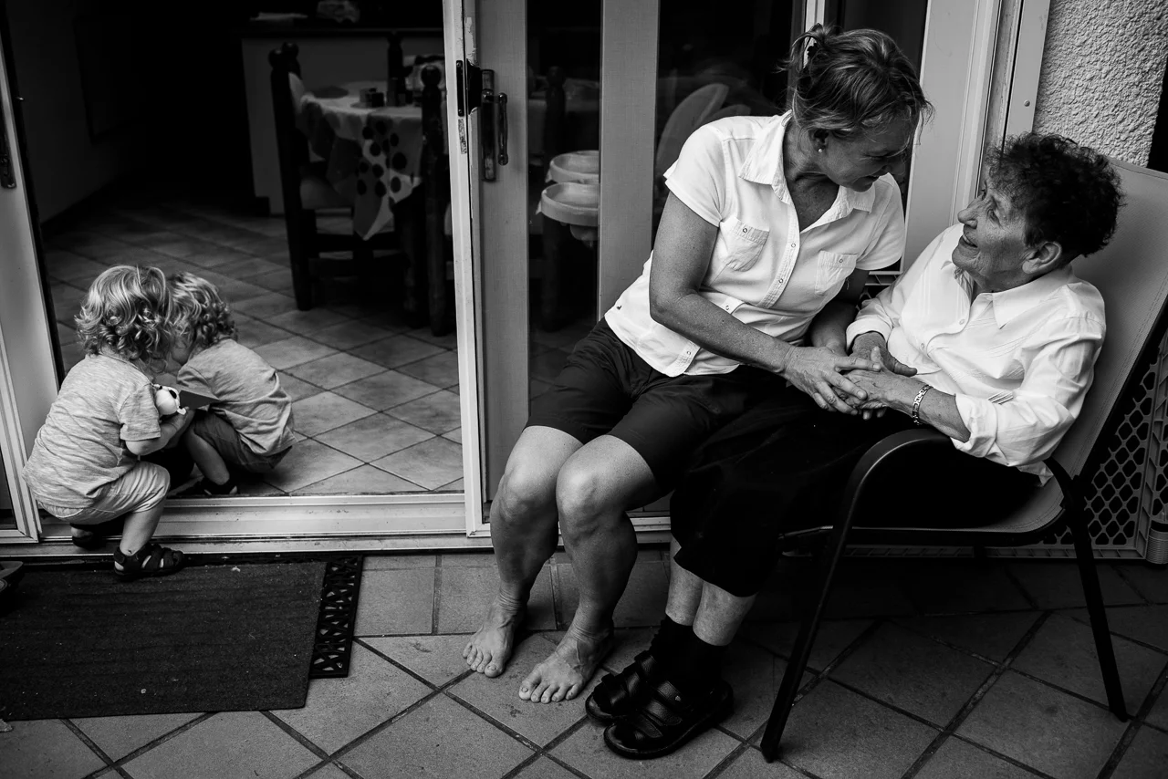 Vancouver Family Photographer | Holding on Tightly with Molly