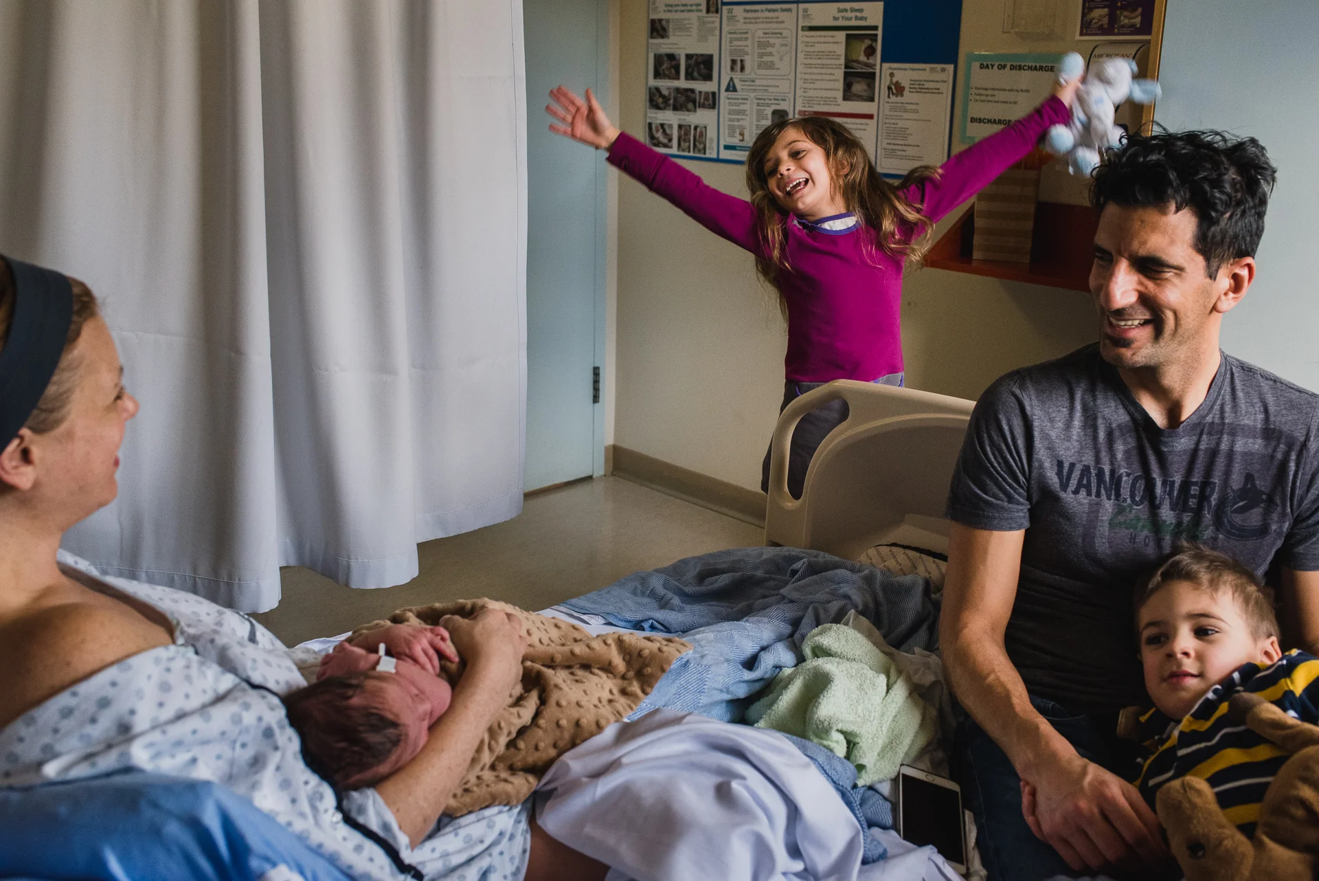 Vancouver Newborn Photographer | Hospital to Home Day in the Life