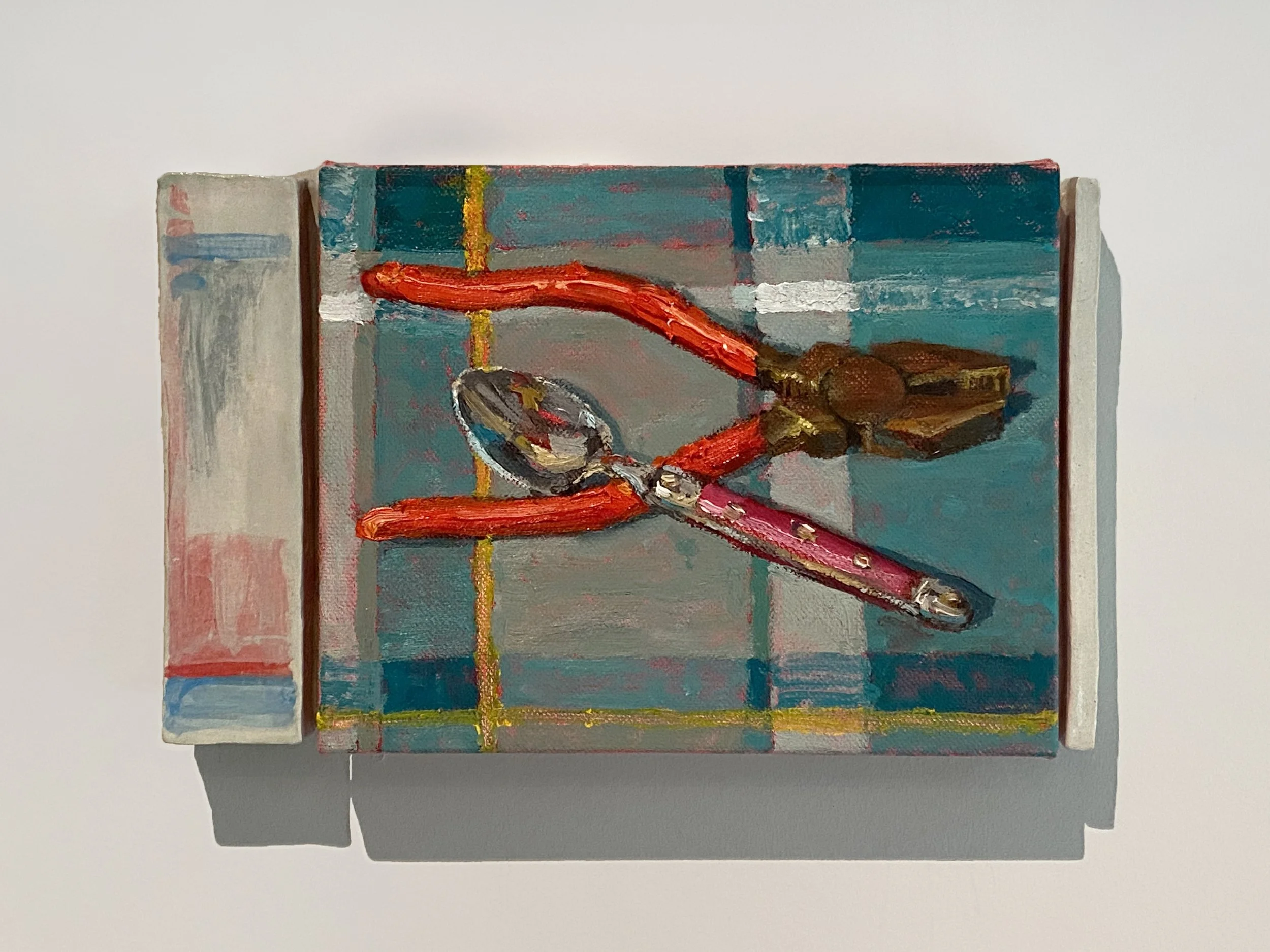  Pliers 1.1, oil on linen and stoneware, 2024, 20.5 x 32cm 