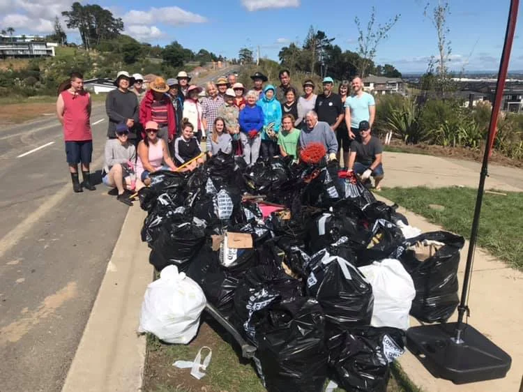 Point View Drive clean up a community effort