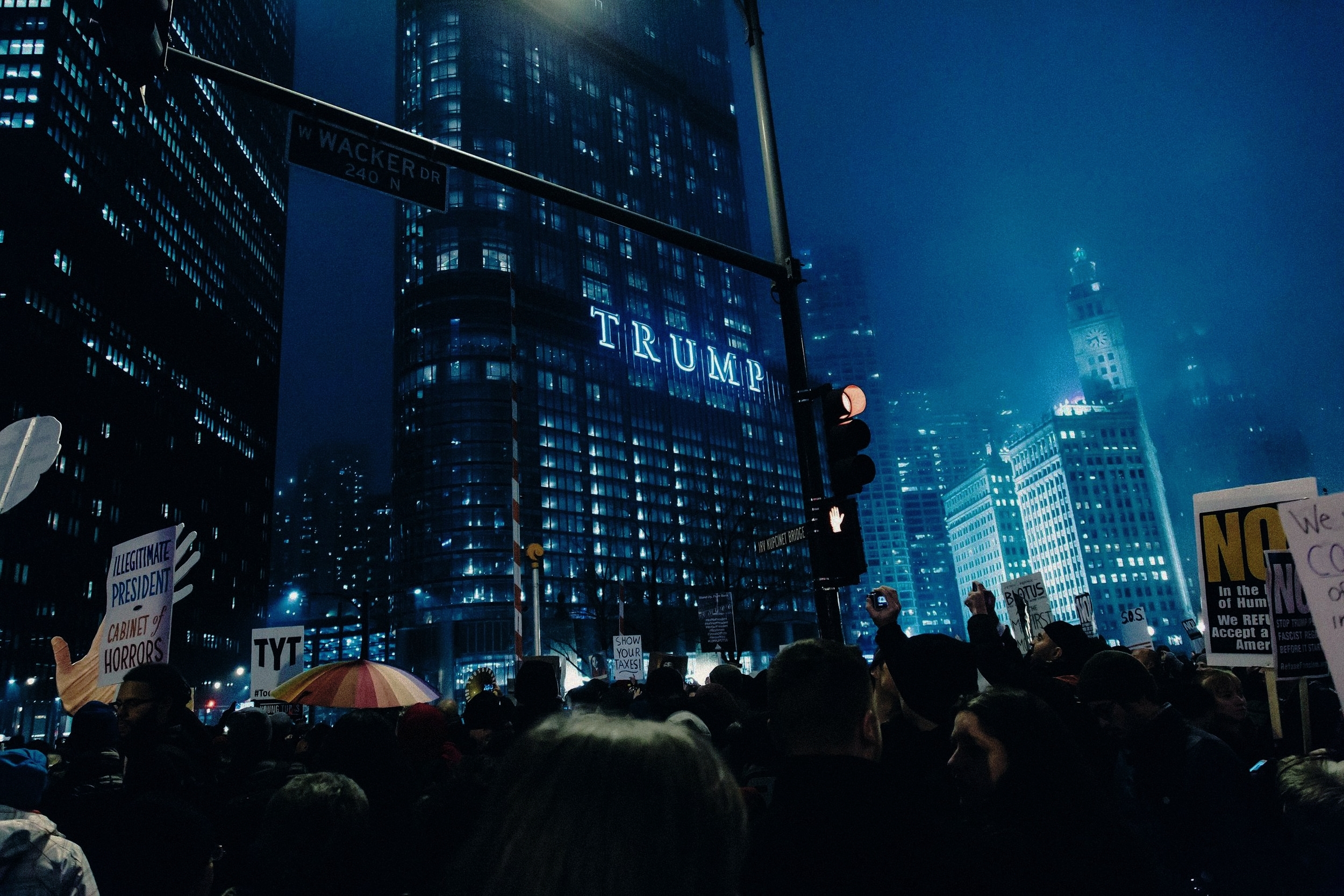 Trump_protest_chicago_2I4A7398_(32532495616).jpg