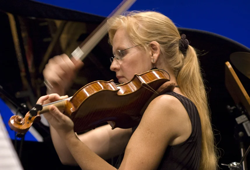 Suzanna_Lidegran2010_Modern_Classical_Music35.jpg