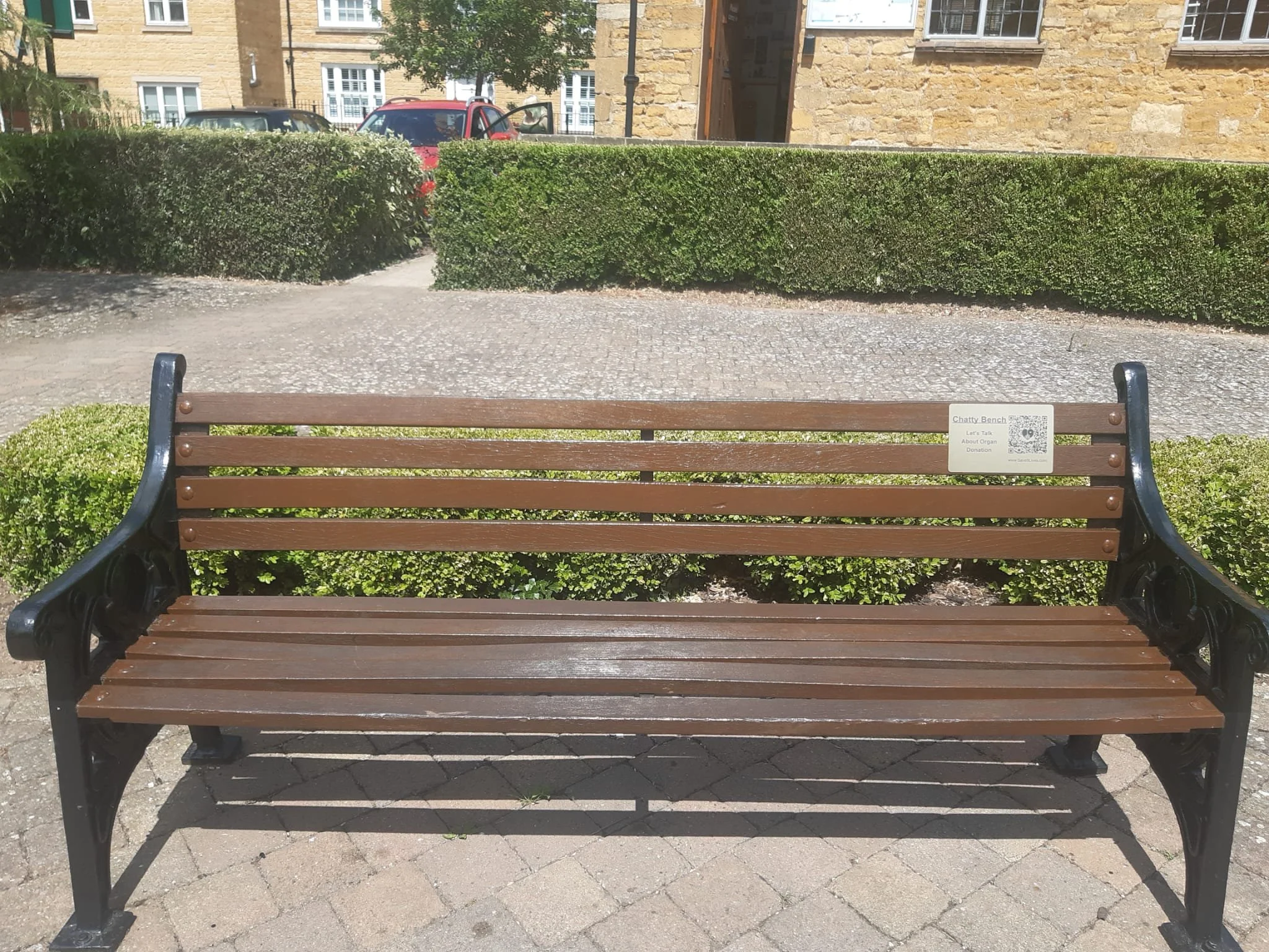 Save9Lives Launches Chatty Bench in Cotswolds