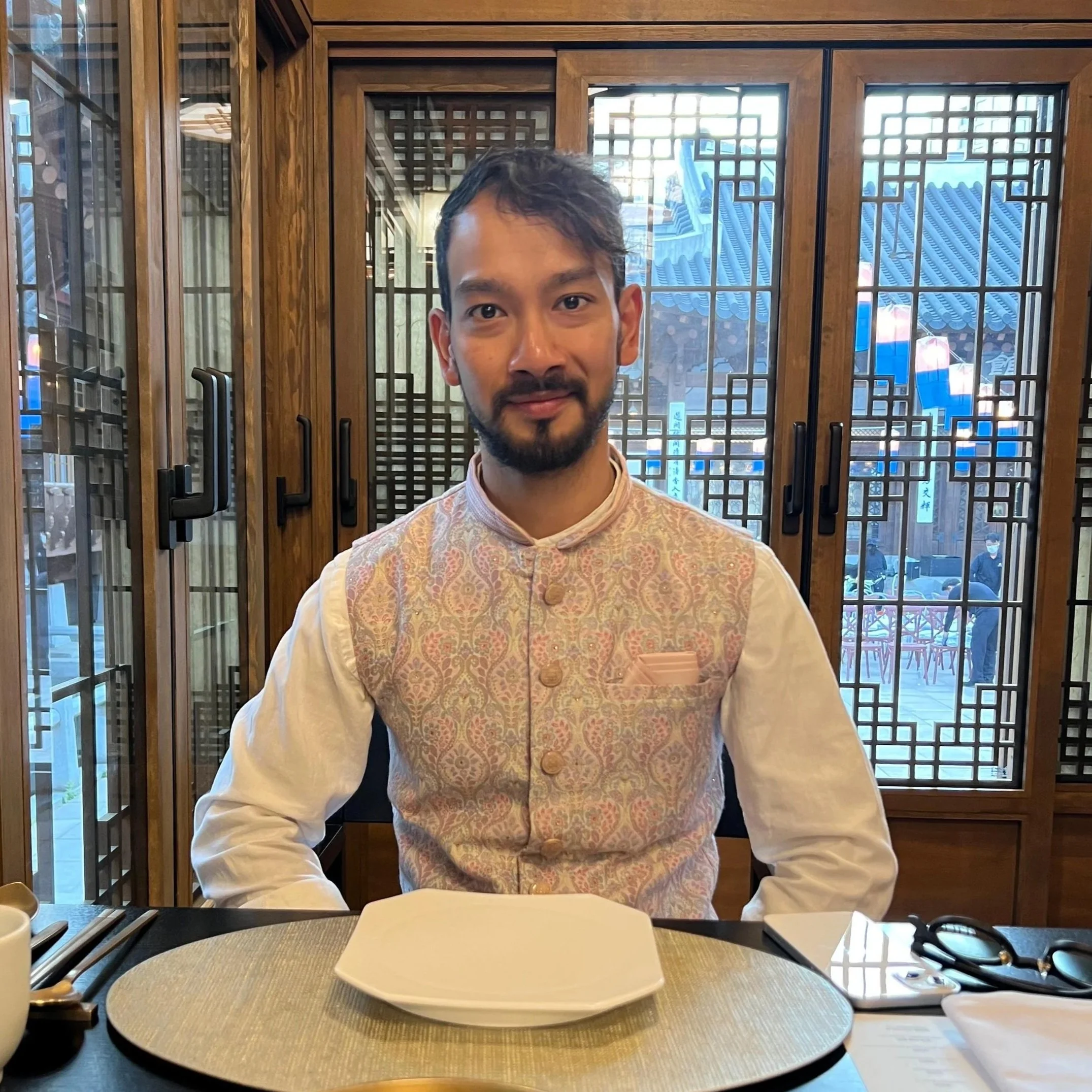 Luso-Indian (mixed Portuguese and Indian), Chinese, and Nepalese 