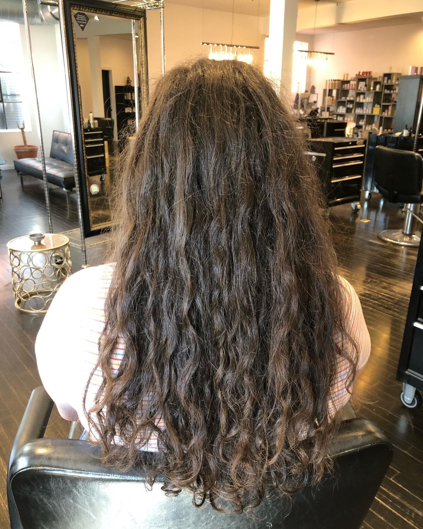 A big cut and some self care for this new mom by @carrieh74!! An easy to manage, fresh look for her new adventure. Life is all about transition and change. How can we serve you in your next phase? #asalonnameddesire #beforeandafterhair #hairtransform