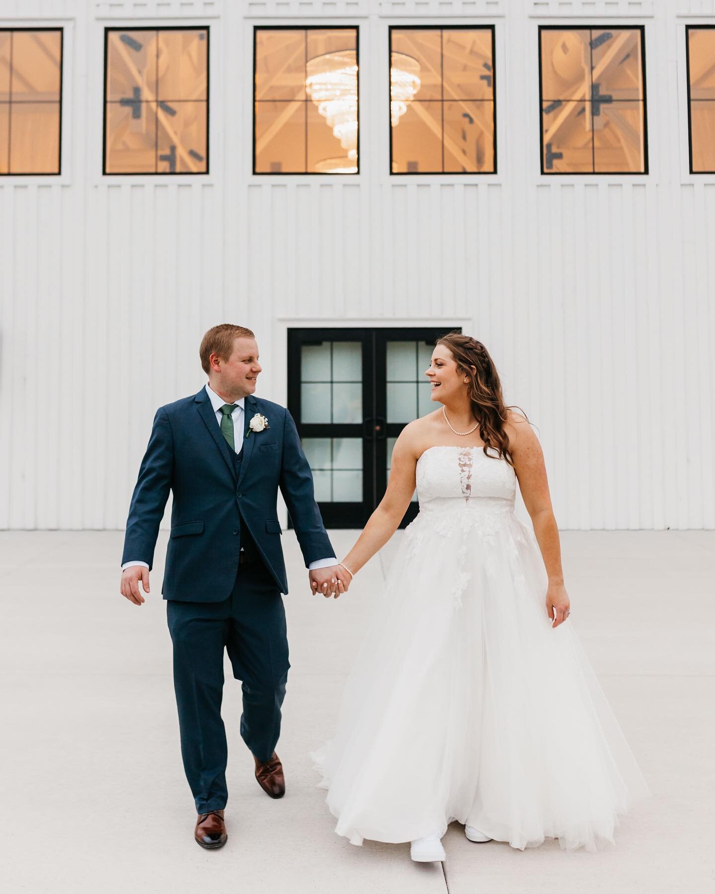 reminiscing on 3.11.23 today because rachel + brady&rsquo;s big day is on the blog!!!! 🤍🥂💍 head to the link in my bio and read more about this stunning spring wedding at @the_sixpence 🪩

outstanding vendor team: 
photo: @juliaelise.co 
venue: @th