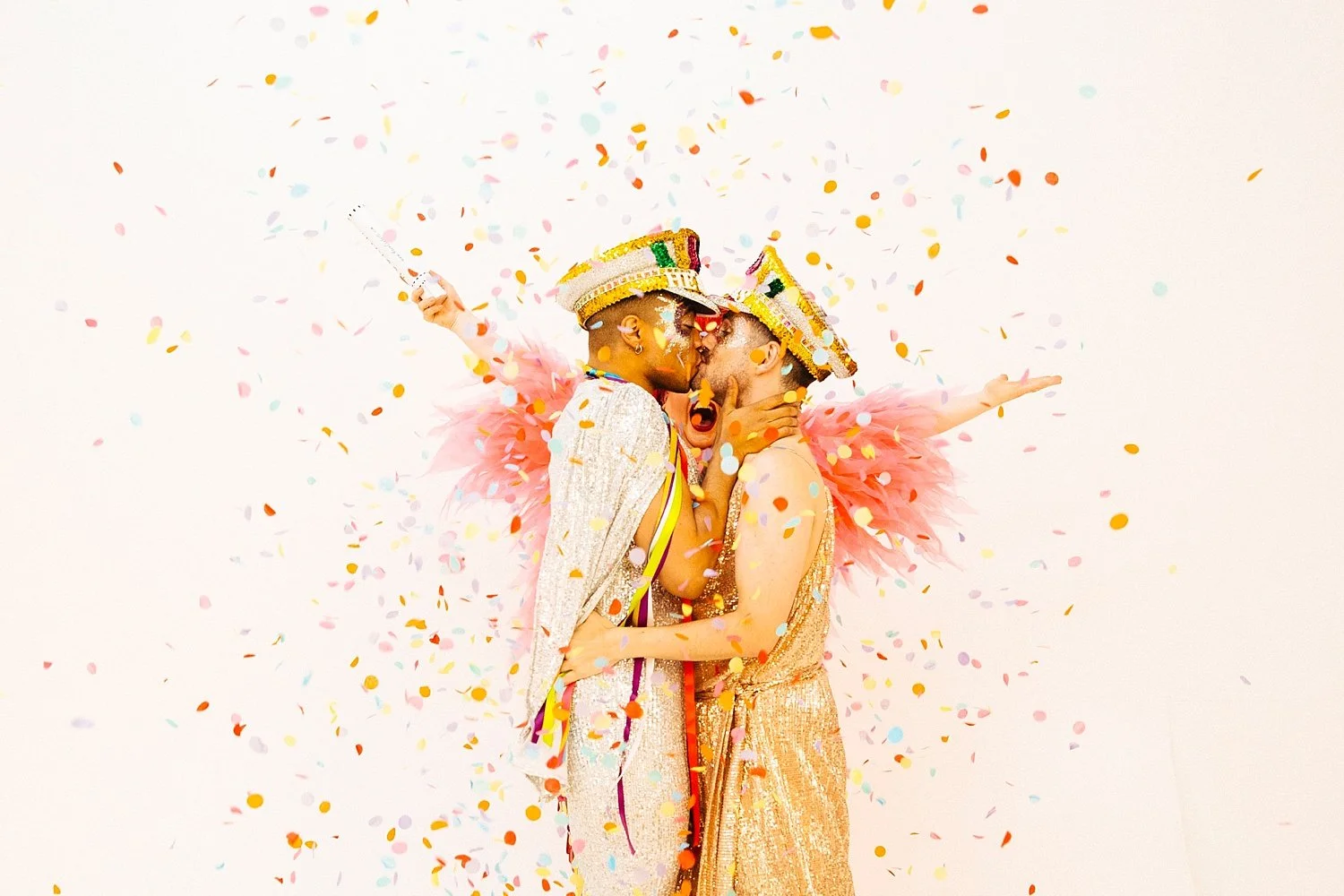 WEDDING CONFETTI GUIDE: TIPS FROM AN EXPERIENCED LONDON WEDDING PHOTOGRAPHER