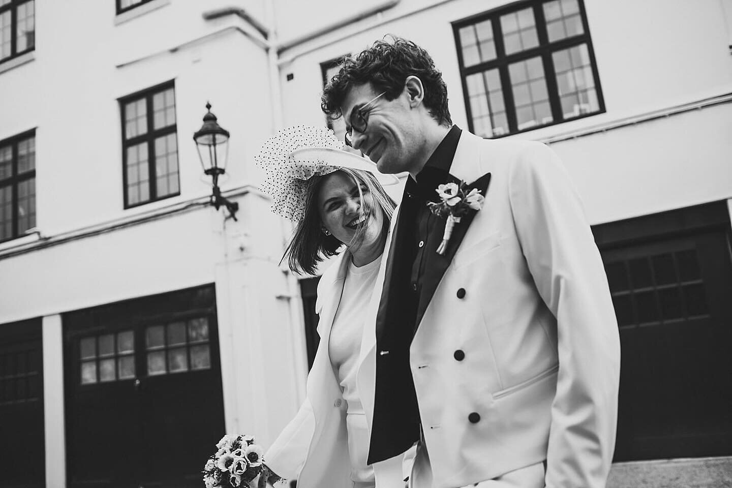 Jen and Dan&rsquo;s super relaxed stylish, city Wedding at the Old Marylebone Town Hall! 

venue @adaytorememberlondon