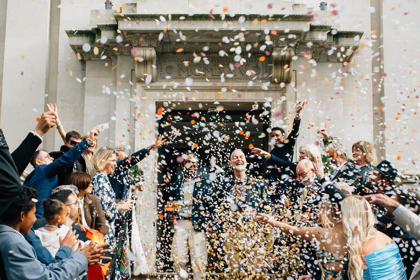 A &amp; G&rsquo;s colourful confetti exit at Islington Town Hall.
A beautiful fusion of Brazilian spirit and British soul, this multicultural wedding was a true celebration of love, heritage, and joyful energy.

Islington Town Hall is one of my favou