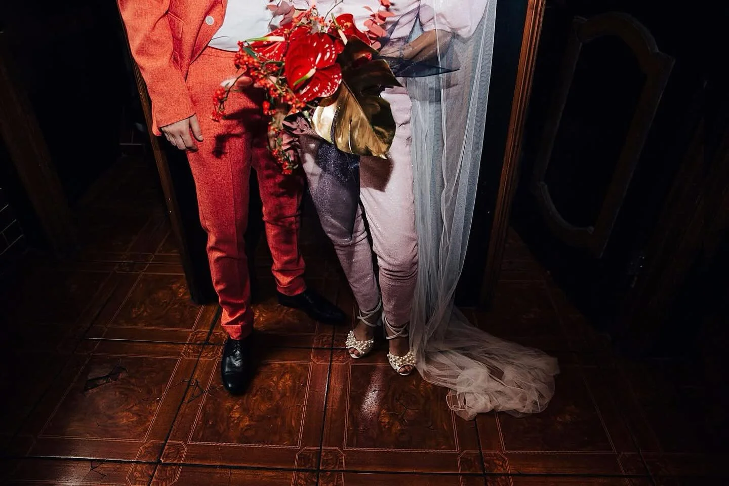 Bold, modern, and unapologetically unique!
Two hearts choosing their own way, red, blush, and a touch of gold. I love when a wedding tells a story through style, colour, and personality. It&rsquo;s not about rules, it&rsquo;s about you.

#Alternative